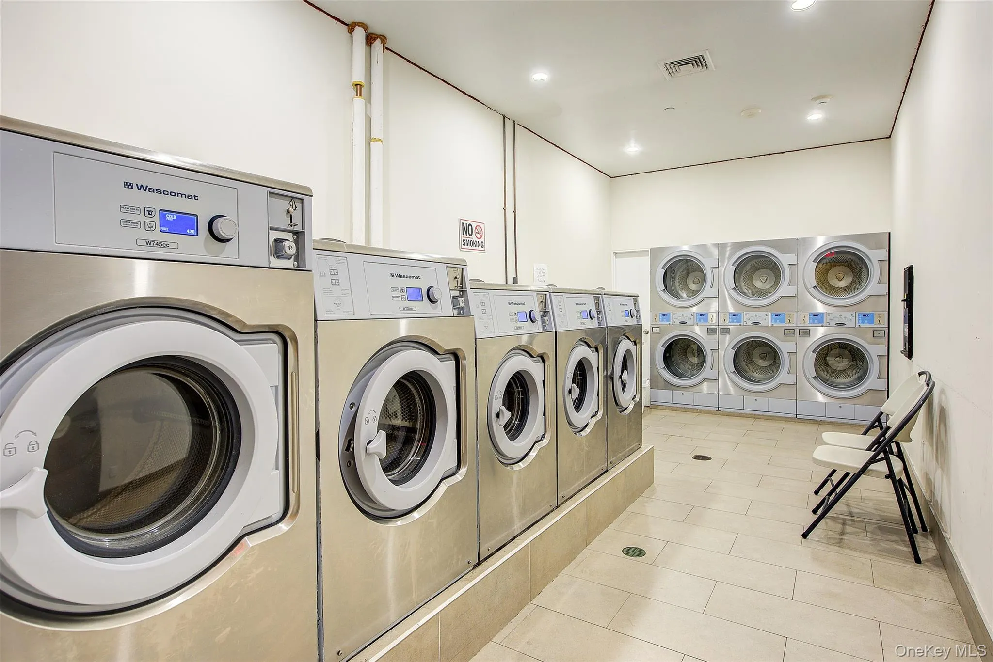 97-45 63rd Drive, New York, NY, 2 Bedrooms Bedrooms, 5 Rooms Rooms,2 BathroomsBathrooms,Residential,For Rent,63rd,0,1011270 97-45 63rd Drive, New York, NY, 2 Bedrooms Bedrooms, 5 Rooms Rooms,2 BathroomsBathrooms,Residential,For Rent,63rd,0,1011270