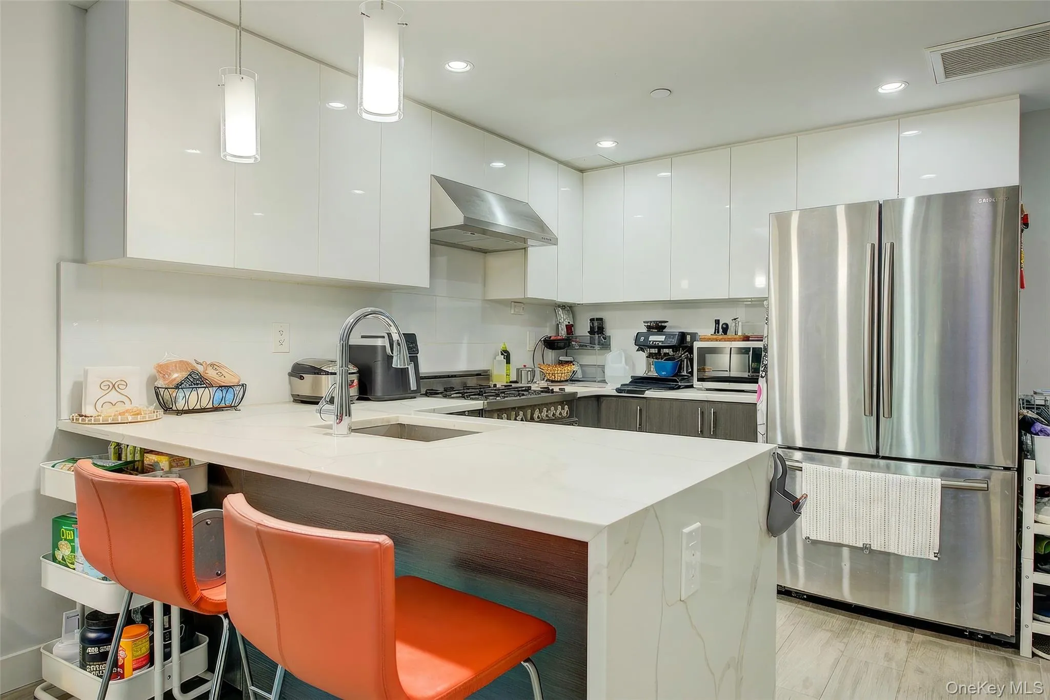 97-45 63rd Drive, New York, NY, 2 Bedrooms Bedrooms, 5 Rooms Rooms,2 BathroomsBathrooms,Residential,For Rent,63rd,0,1011270 97-45 63rd Drive, New York, NY, 2 Bedrooms Bedrooms, 5 Rooms Rooms,2 BathroomsBathrooms,Residential,For Rent,63rd,0,1011270