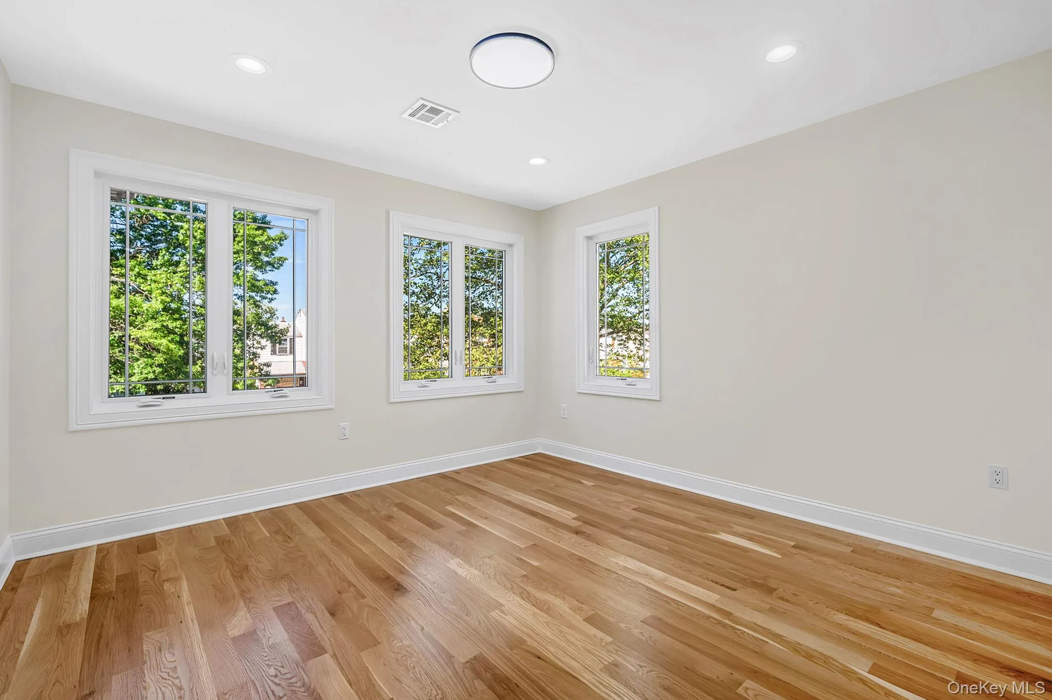 15 Roy Street, Hempstead, NY, 5 Bedrooms Bedrooms, 9 Rooms Rooms,6 BathroomsBathrooms,Residential,For Rent,Roy,0,1011272 15 Roy Street, Hempstead, NY, 5 Bedrooms Bedrooms, 9 Rooms Rooms,6 BathroomsBathrooms,Residential,For Rent,Roy,0,1011272
