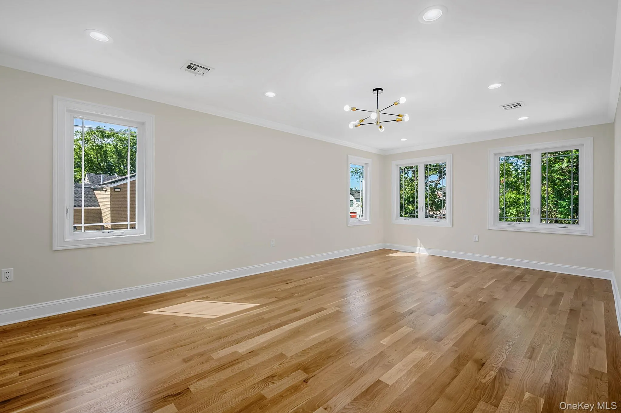 15 Roy Street, Hempstead, NY, 5 Bedrooms Bedrooms, 9 Rooms Rooms,6 BathroomsBathrooms,Residential,For Rent,Roy,0,1011272 15 Roy Street, Hempstead, NY, 5 Bedrooms Bedrooms, 9 Rooms Rooms,6 BathroomsBathrooms,Residential,For Rent,Roy,0,1011272