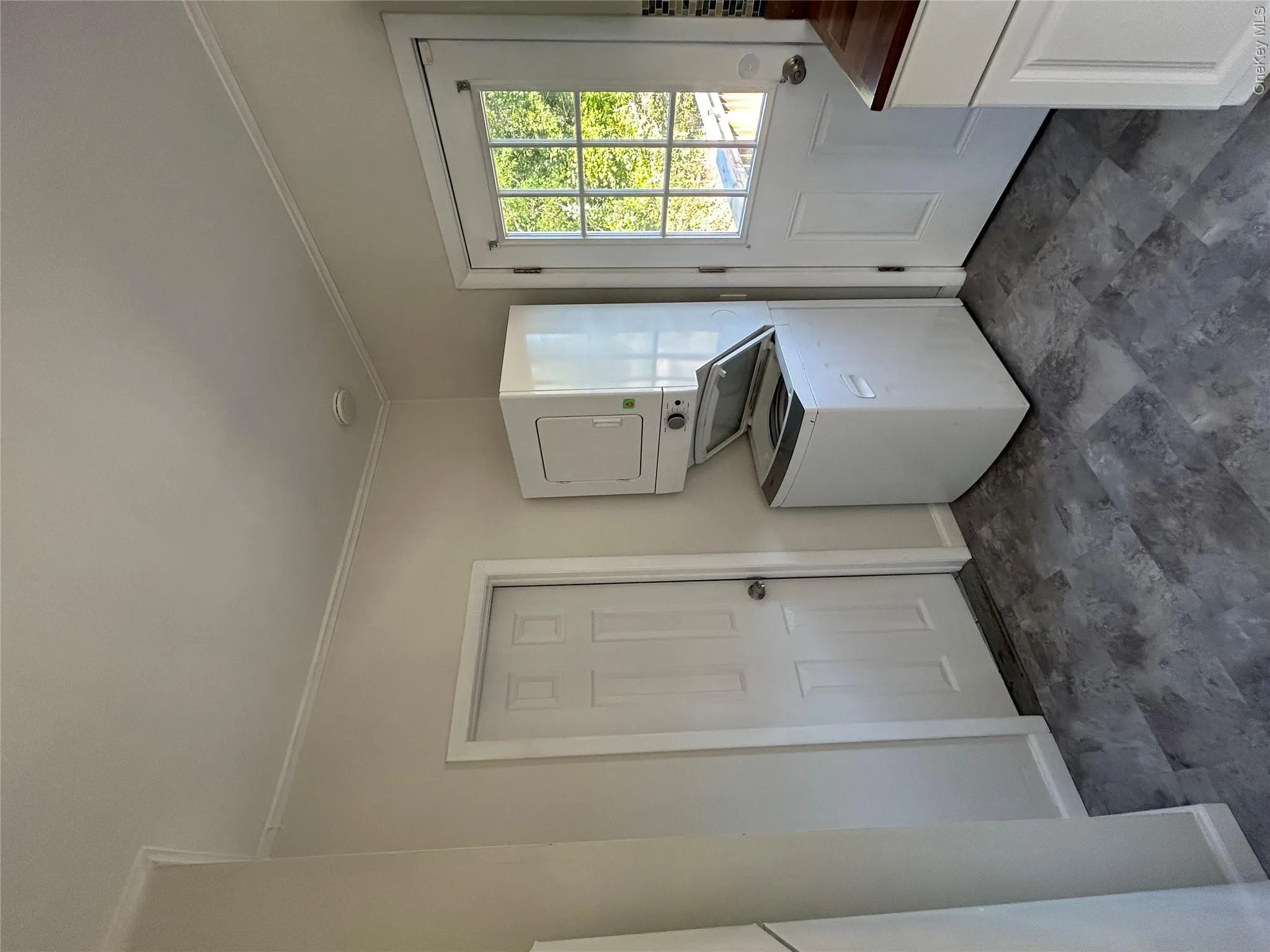 1572 Main Road, Riverhead, NY, 2 Bedrooms Bedrooms, 4 Rooms Rooms,1 BathroomBathrooms,Residential Lease,For Rent,Main,0,1011275 1572 Main Road, Riverhead, NY, 2 Bedrooms Bedrooms, 4 Rooms Rooms,1 BathroomBathrooms,Residential Lease,For Rent,Main,0,1011275