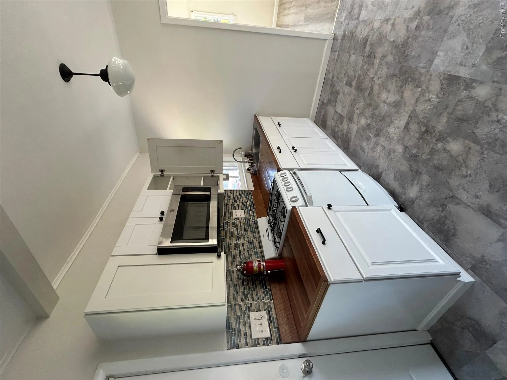 1572 Main Road, Riverhead, NY, 2 Bedrooms Bedrooms, 4 Rooms Rooms,1 BathroomBathrooms,Residential Lease,For Rent,Main,0,1011275 1572 Main Road, Riverhead, NY, 2 Bedrooms Bedrooms, 4 Rooms Rooms,1 BathroomBathrooms,Residential Lease,For Rent,Main,0,1011275