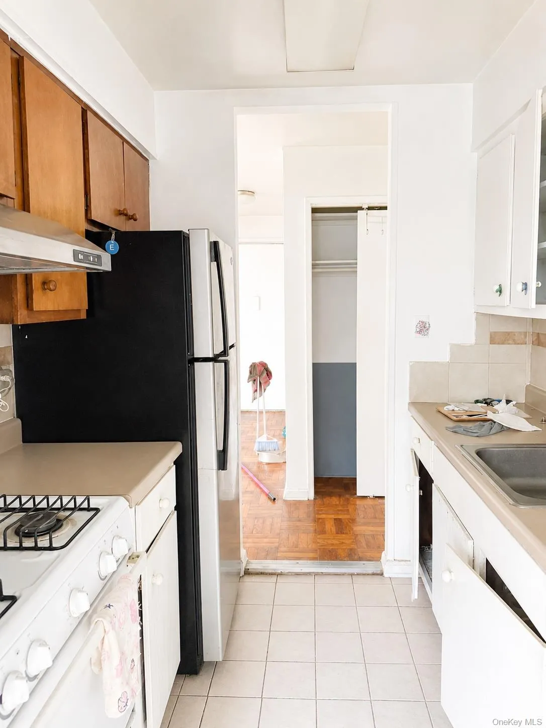 13405 Dahlia Avenue, New York, NY, 2 Bedrooms Bedrooms, 5 Rooms Rooms,1 BathroomBathrooms,Residential,For Rent,Dahlia,0,1011277 13405 Dahlia Avenue, New York, NY, 2 Bedrooms Bedrooms, 5 Rooms Rooms,1 BathroomBathrooms,Residential,For Rent,Dahlia,0,1011277