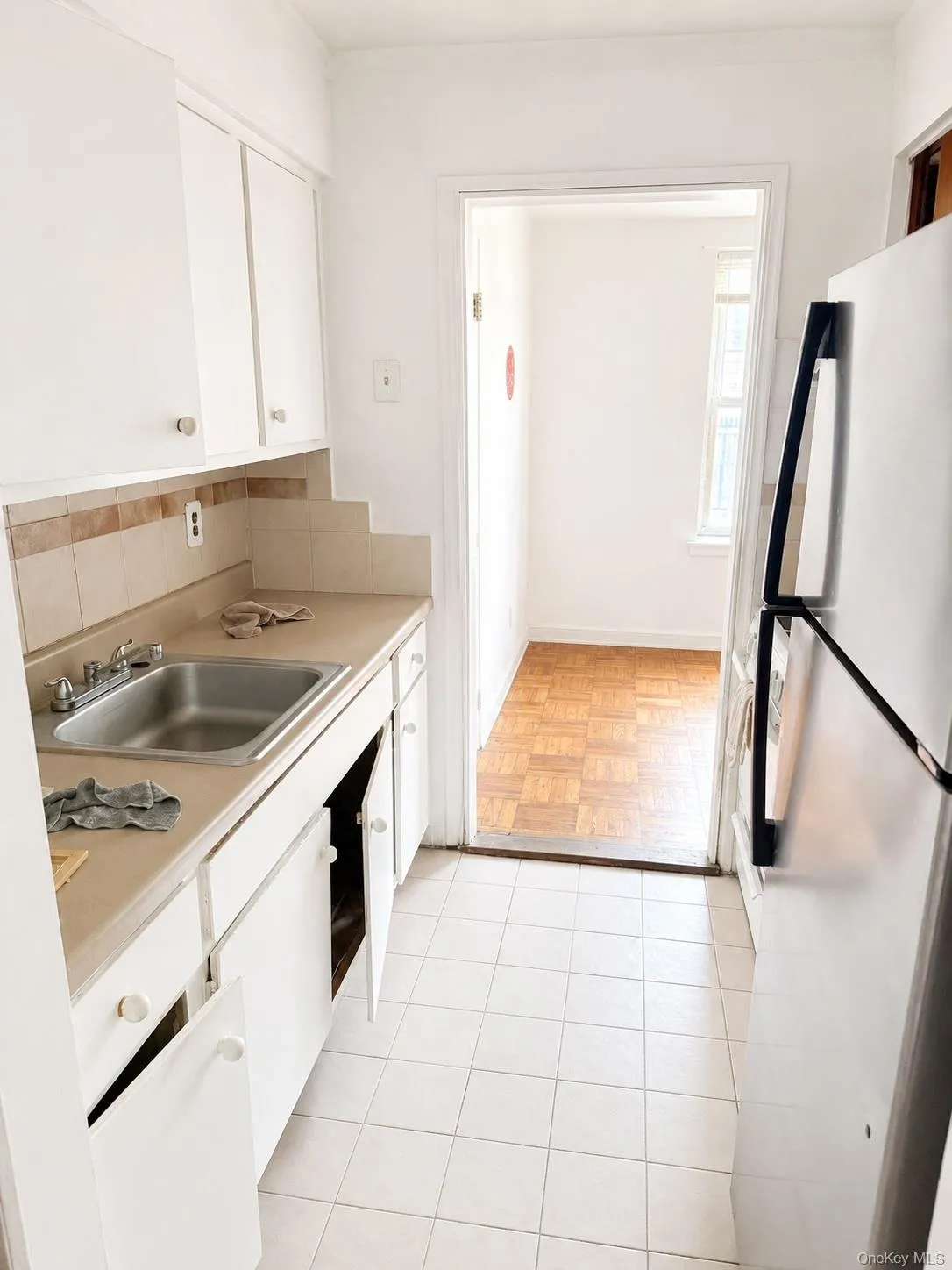 13405 Dahlia Avenue, New York, NY, 2 Bedrooms Bedrooms, 5 Rooms Rooms,1 BathroomBathrooms,Residential,For Rent,Dahlia,0,1011277 13405 Dahlia Avenue, New York, NY, 2 Bedrooms Bedrooms, 5 Rooms Rooms,1 BathroomBathrooms,Residential,For Rent,Dahlia,0,1011277