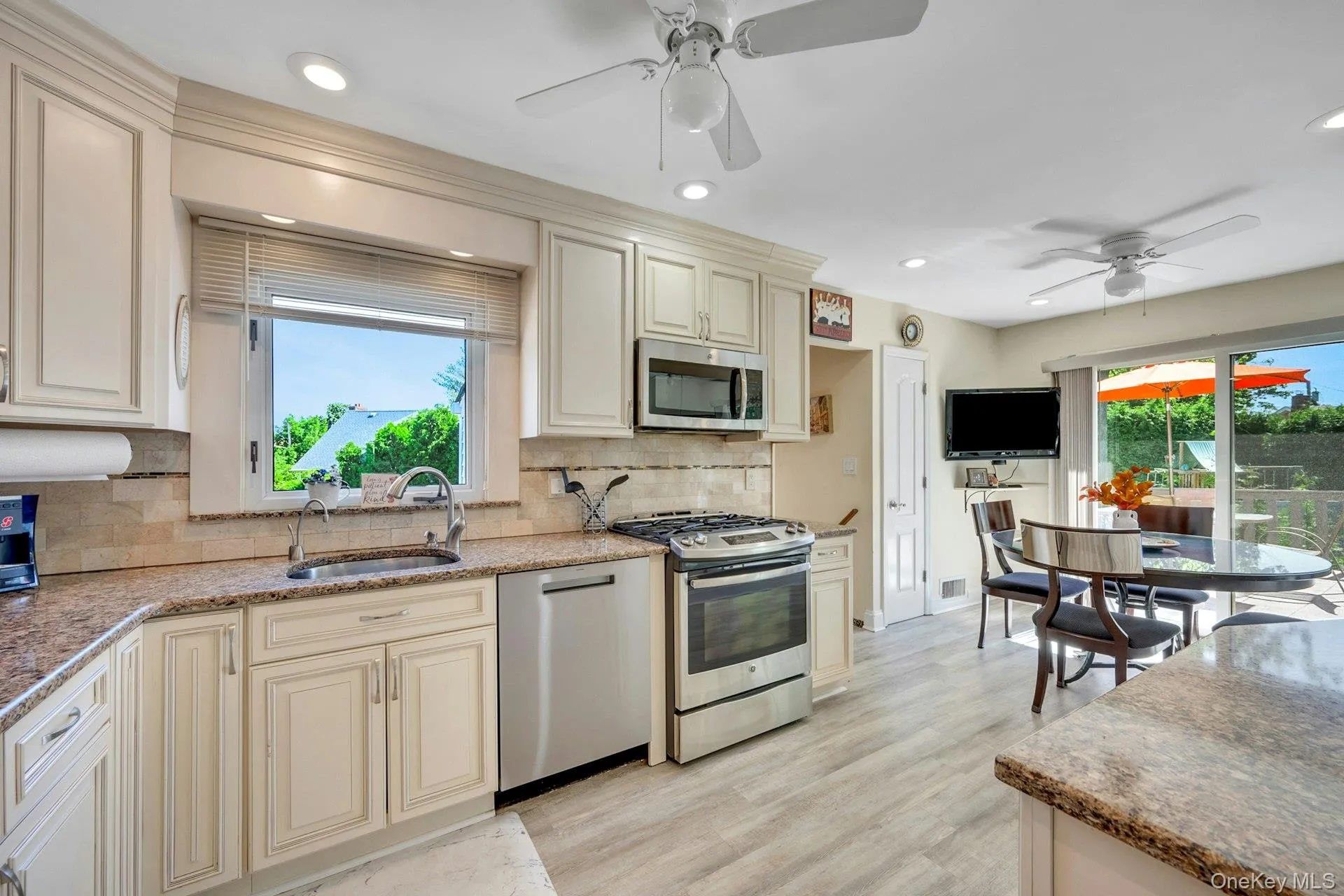 101 Windsor Oval, New Rochelle, NY, 4 Bedrooms Bedrooms, 9 Rooms Rooms,3 BathroomsBathrooms,Residential,For Rent,Windsor,0,1011278 101 Windsor Oval, New Rochelle, NY, 4 Bedrooms Bedrooms, 9 Rooms Rooms,3 BathroomsBathrooms,Residential,For Rent,Windsor,0,1011278