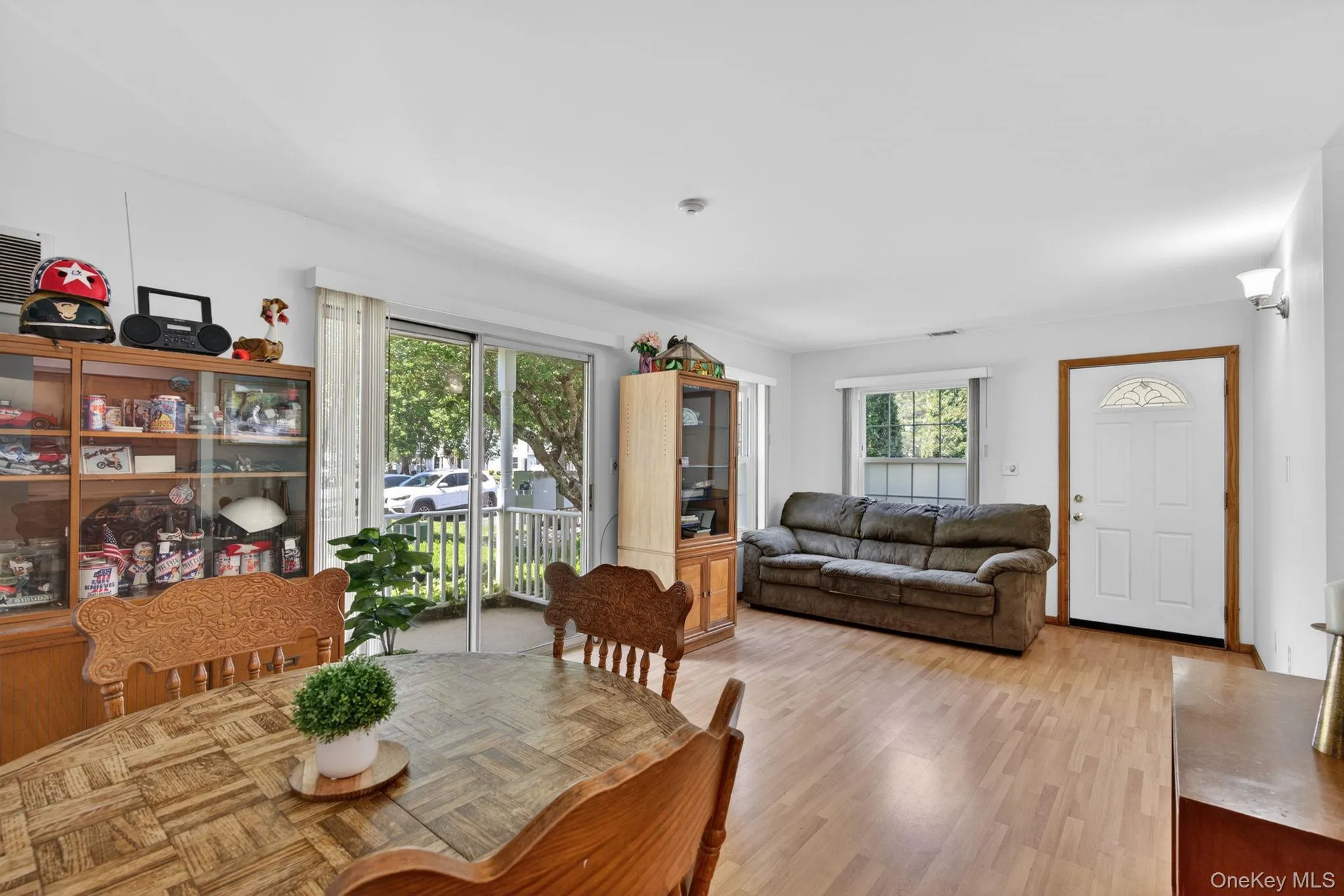 182 Fairview Circle, Brookhaven, NY, 2 Bedrooms Bedrooms, 6 Rooms Rooms,1 BathroomBathrooms,Residential,For Rent,Fairview,0,1011284 182 Fairview Circle, Brookhaven, NY, 2 Bedrooms Bedrooms, 6 Rooms Rooms,1 BathroomBathrooms,Residential,For Rent,Fairview,0,1011284