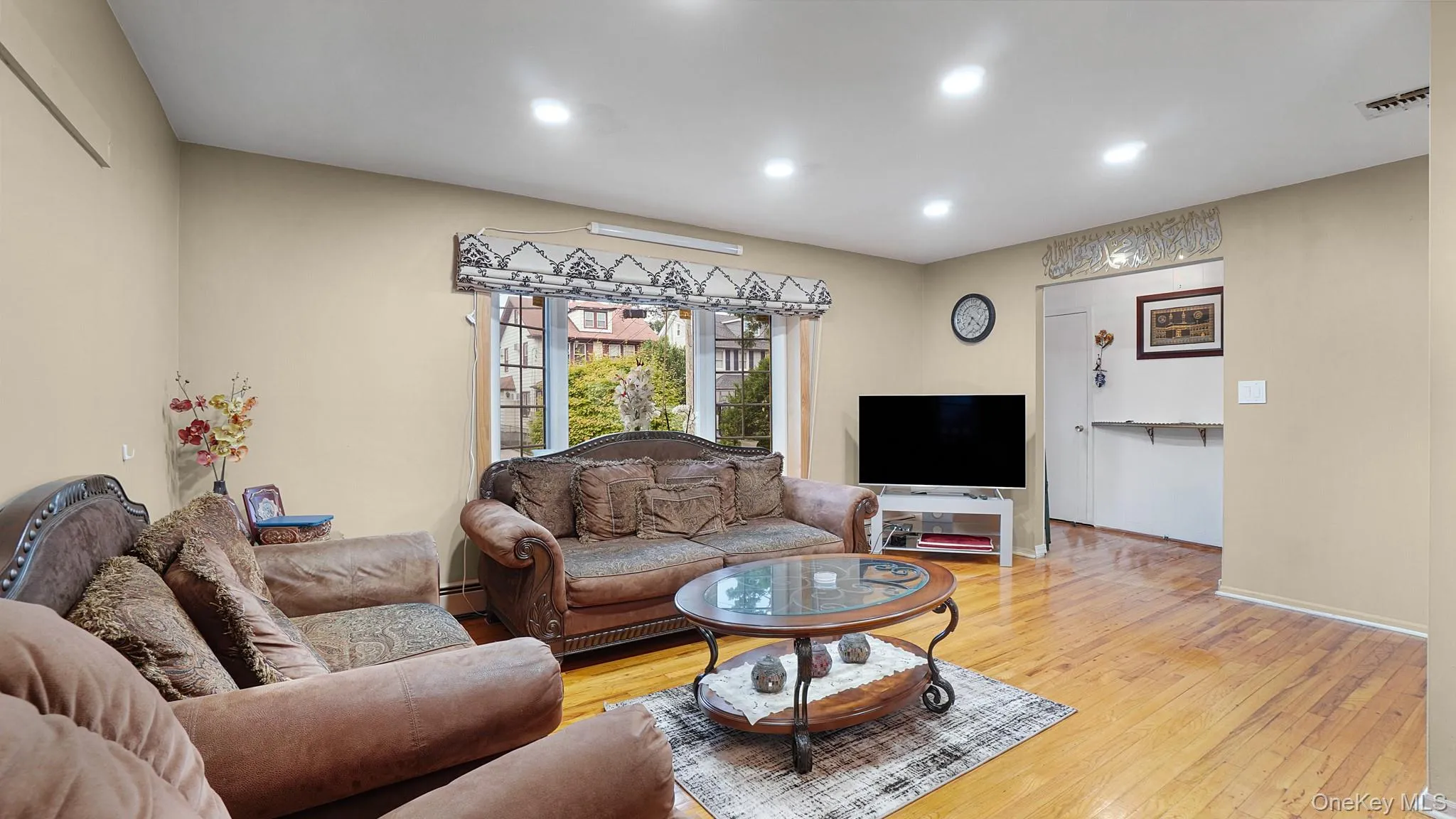 54 Maujer Street, Hempstead, NY, 3 Bedrooms Bedrooms, 6 Rooms Rooms,2 BathroomsBathrooms,Residential,For Rent,Maujer,0,1011285 54 Maujer Street, Hempstead, NY, 3 Bedrooms Bedrooms, 6 Rooms Rooms,2 BathroomsBathrooms,Residential,For Rent,Maujer,0,1011285