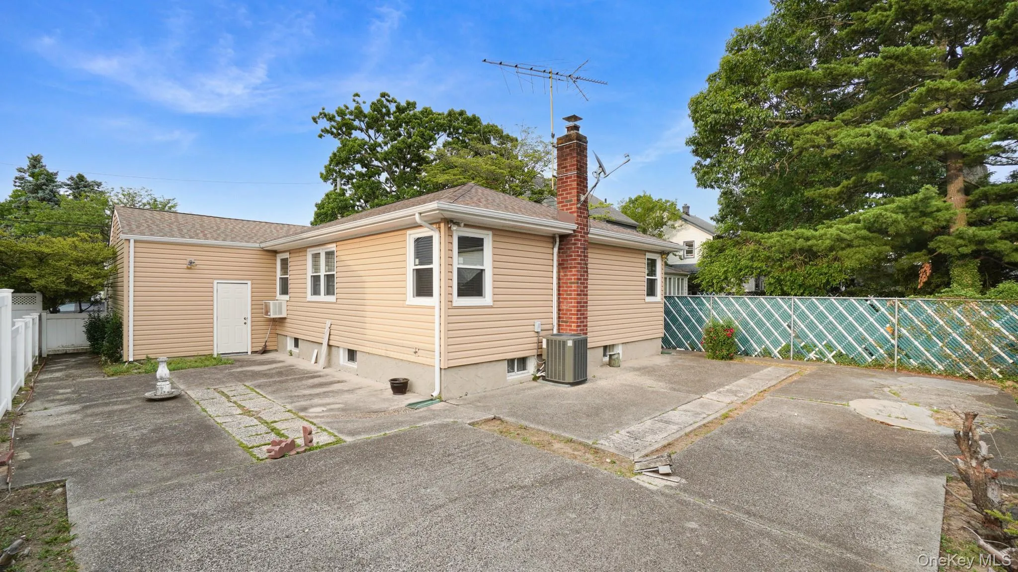 54 Maujer Street, Hempstead, NY, 3 Bedrooms Bedrooms, 6 Rooms Rooms,2 BathroomsBathrooms,Residential,For Rent,Maujer,0,1011285 54 Maujer Street, Hempstead, NY, 3 Bedrooms Bedrooms, 6 Rooms Rooms,2 BathroomsBathrooms,Residential,For Rent,Maujer,0,1011285