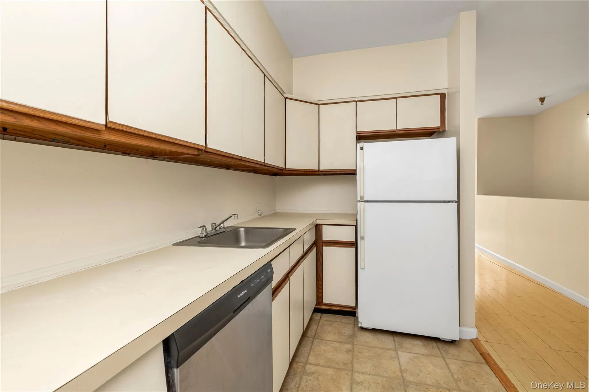 41-14 68th Street, New York, NY, 1 Bedroom Bedrooms, 4 Rooms Rooms,1 BathroomBathrooms,Residential,For Rent,68th,0,1011286 41-14 68th Street, New York, NY, 1 Bedroom Bedrooms, 4 Rooms Rooms,1 BathroomBathrooms,Residential,For Rent,68th,0,1011286