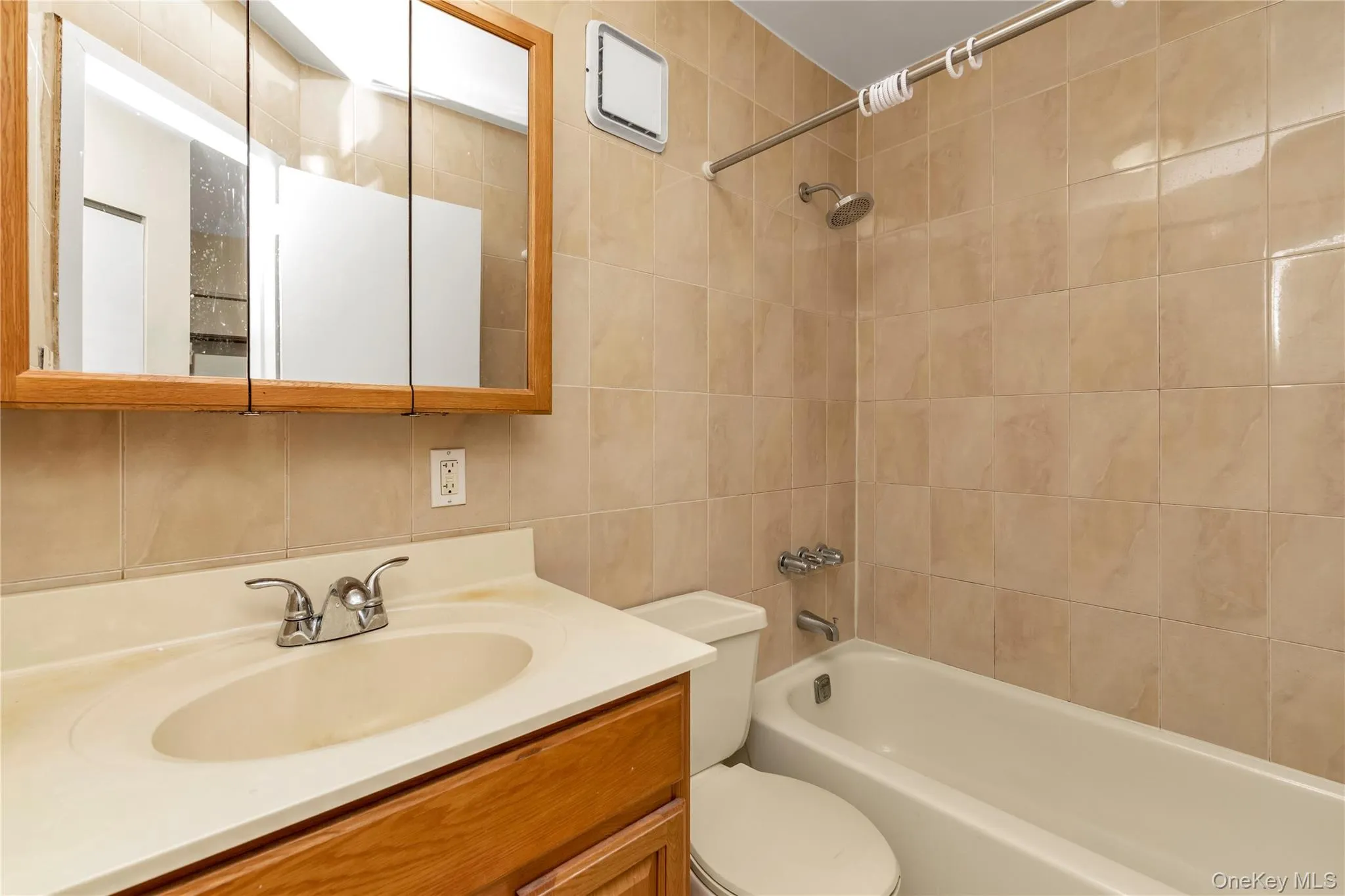 41-14 68th Street, New York, NY, 1 Bedroom Bedrooms, 4 Rooms Rooms,1 BathroomBathrooms,Residential,For Rent,68th,0,1011286 41-14 68th Street, New York, NY, 1 Bedroom Bedrooms, 4 Rooms Rooms,1 BathroomBathrooms,Residential,For Rent,68th,0,1011286