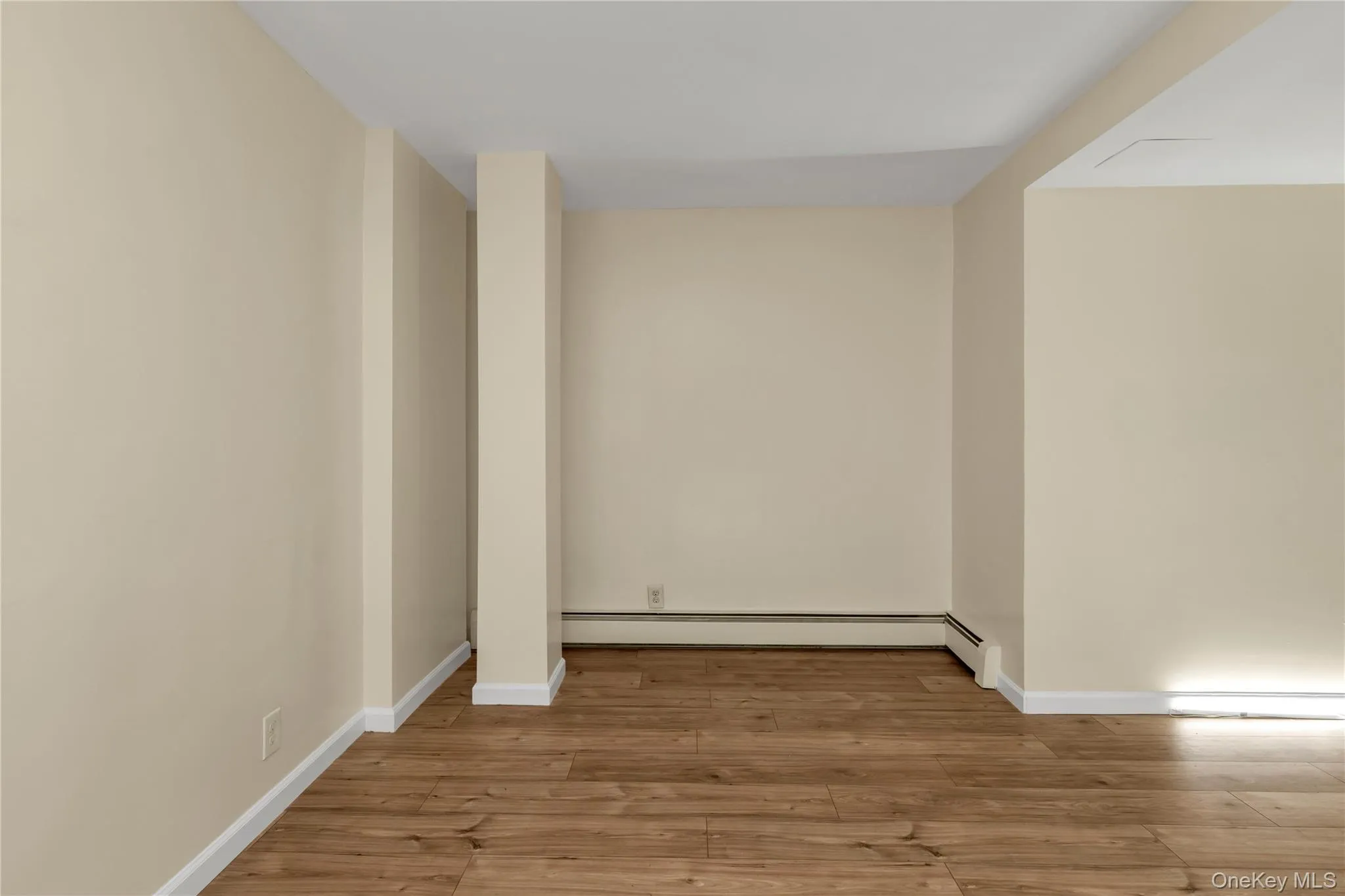 41-14 68th Street, New York, NY, 1 Bedroom Bedrooms, 4 Rooms Rooms,1 BathroomBathrooms,Residential,For Rent,68th,0,1011286 41-14 68th Street, New York, NY, 1 Bedroom Bedrooms, 4 Rooms Rooms,1 BathroomBathrooms,Residential,For Rent,68th,0,1011286