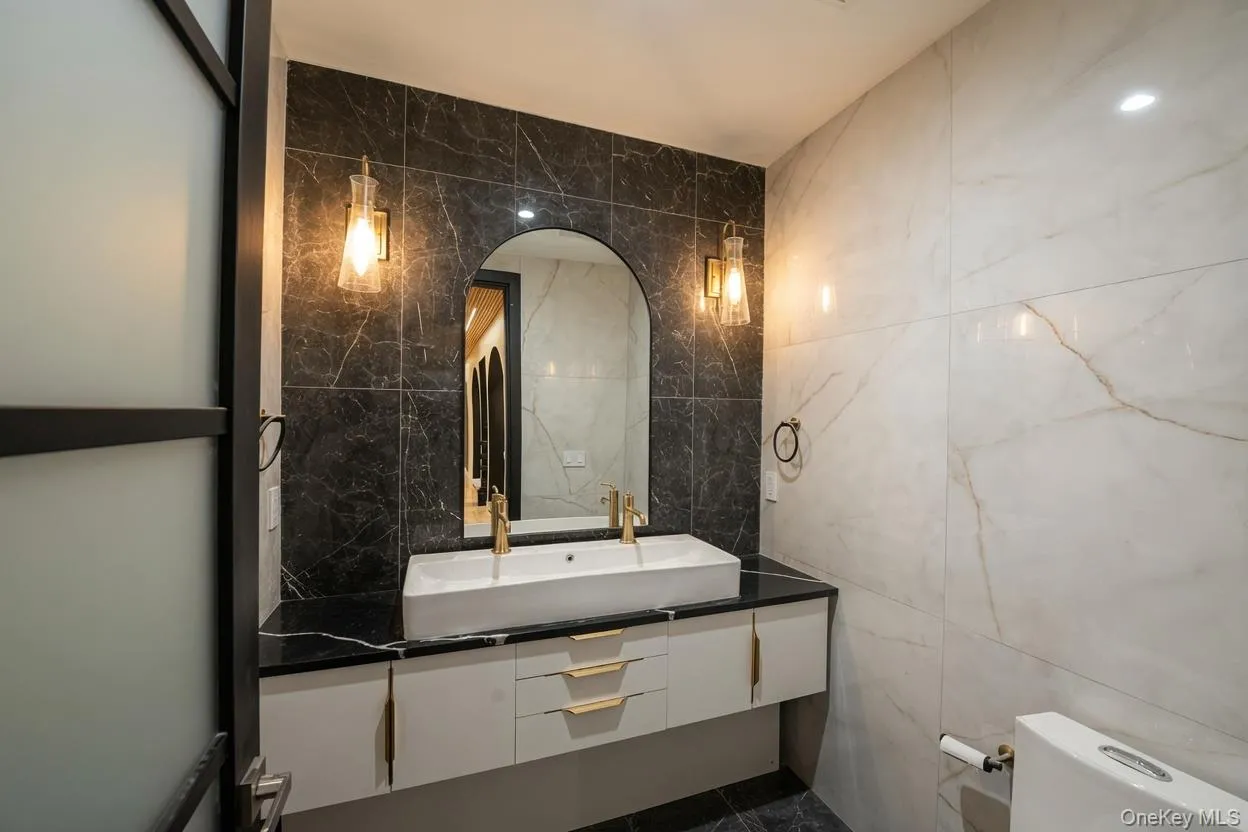 28 Rolling Hill Road, Oyster Bay, NY, 6 Bedrooms Bedrooms, 10 Rooms Rooms,6 BathroomsBathrooms,Residential,For Rent,Rolling Hill,0,1011293 28 Rolling Hill Road, Oyster Bay, NY, 6 Bedrooms Bedrooms, 10 Rooms Rooms,6 BathroomsBathrooms,Residential,For Rent,Rolling Hill,0,1011293