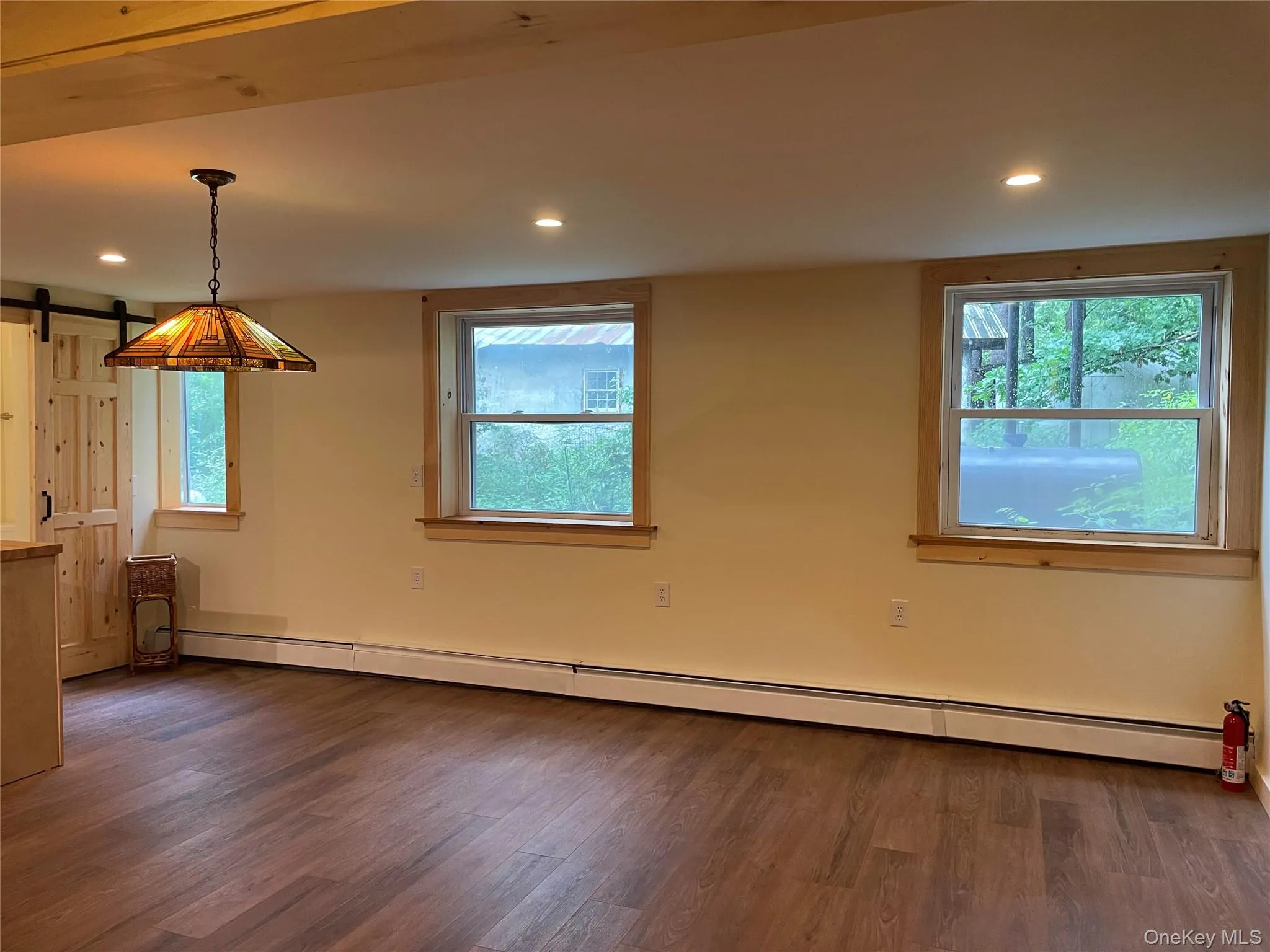 Lots of windows for nature light Lots of windows for nature light
