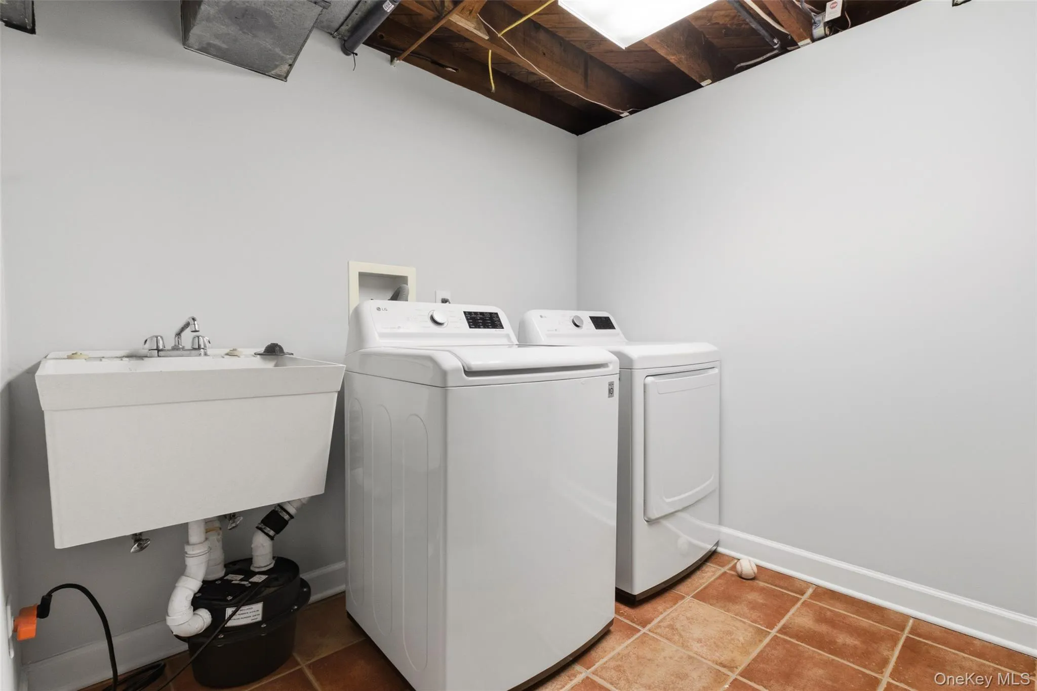 116 Huntley Drive, Greenburgh, NY, 3 Bedrooms Bedrooms, 8 Rooms Rooms,3 BathroomsBathrooms,Residential,For Rent,Huntley,0,1011297 116 Huntley Drive, Greenburgh, NY, 3 Bedrooms Bedrooms, 8 Rooms Rooms,3 BathroomsBathrooms,Residential,For Rent,Huntley,0,1011297