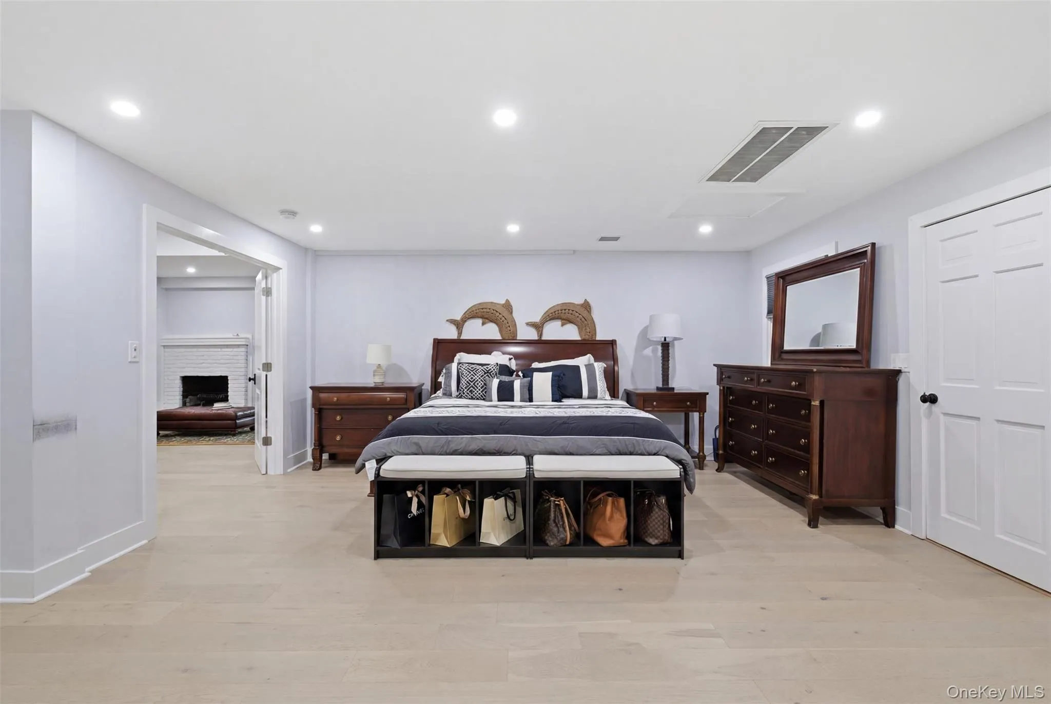 455 Deer Park Road, Huntington, NY, 6 Bedrooms Bedrooms, 10 Rooms Rooms,3 BathroomsBathrooms,Residential,For Rent,Deer Park,0,1011301 455 Deer Park Road, Huntington, NY, 6 Bedrooms Bedrooms, 10 Rooms Rooms,3 BathroomsBathrooms,Residential,For Rent,Deer Park,0,1011301