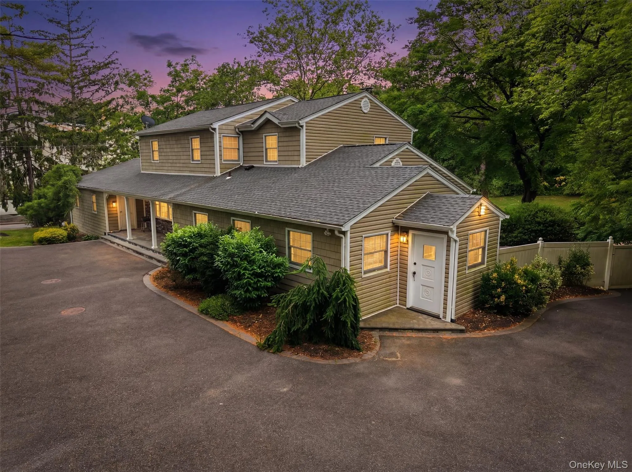 455 Deer Park Road, Huntington, NY, 6 Bedrooms Bedrooms, 10 Rooms Rooms,3 BathroomsBathrooms,Residential,For Rent,Deer Park,0,1011301 455 Deer Park Road, Huntington, NY, 6 Bedrooms Bedrooms, 10 Rooms Rooms,3 BathroomsBathrooms,Residential,For Rent,Deer Park,0,1011301