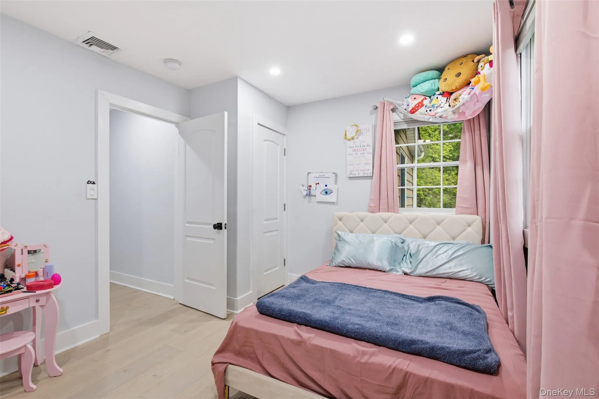 455 Deer Park Road, Huntington, NY, 6 Bedrooms Bedrooms, 10 Rooms Rooms,3 BathroomsBathrooms,Residential,For Rent,Deer Park,0,1011301 455 Deer Park Road, Huntington, NY, 6 Bedrooms Bedrooms, 10 Rooms Rooms,3 BathroomsBathrooms,Residential,For Rent,Deer Park,0,1011301