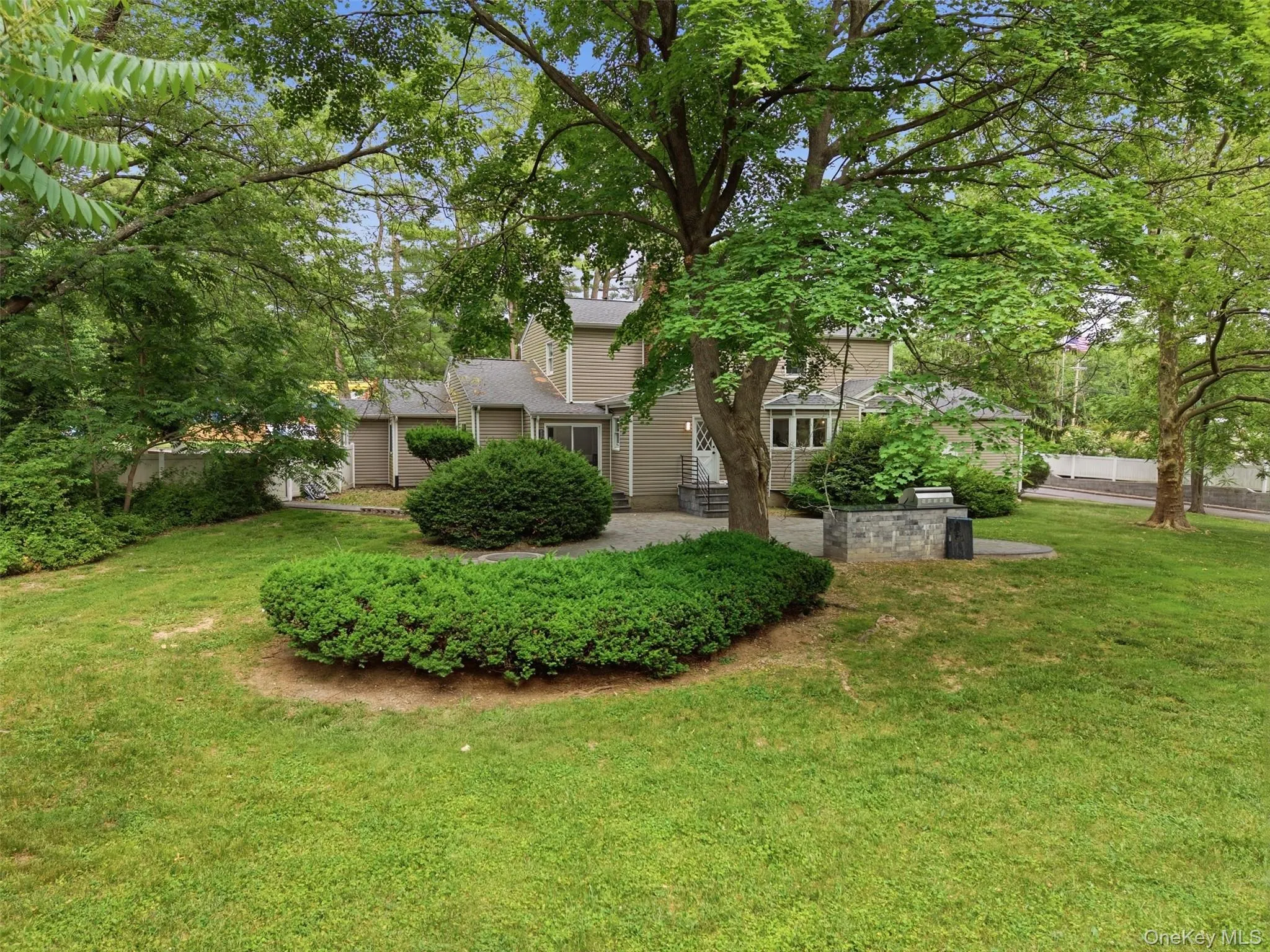 455 Deer Park Road, Huntington, NY, 6 Bedrooms Bedrooms, 10 Rooms Rooms,3 BathroomsBathrooms,Residential,For Rent,Deer Park,0,1011301 455 Deer Park Road, Huntington, NY, 6 Bedrooms Bedrooms, 10 Rooms Rooms,3 BathroomsBathrooms,Residential,For Rent,Deer Park,0,1011301