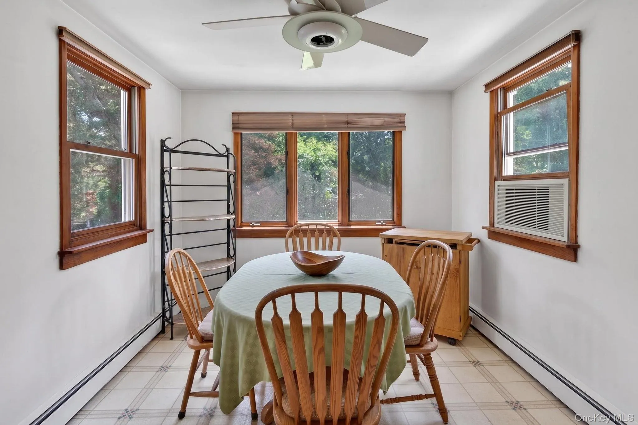 14 Mark Drive, Smithtown, NY, 4 Bedrooms Bedrooms, 8 Rooms Rooms,2 BathroomsBathrooms,Residential,For Rent,Mark,0,1011307 14 Mark Drive, Smithtown, NY, 4 Bedrooms Bedrooms, 8 Rooms Rooms,2 BathroomsBathrooms,Residential,For Rent,Mark,0,1011307