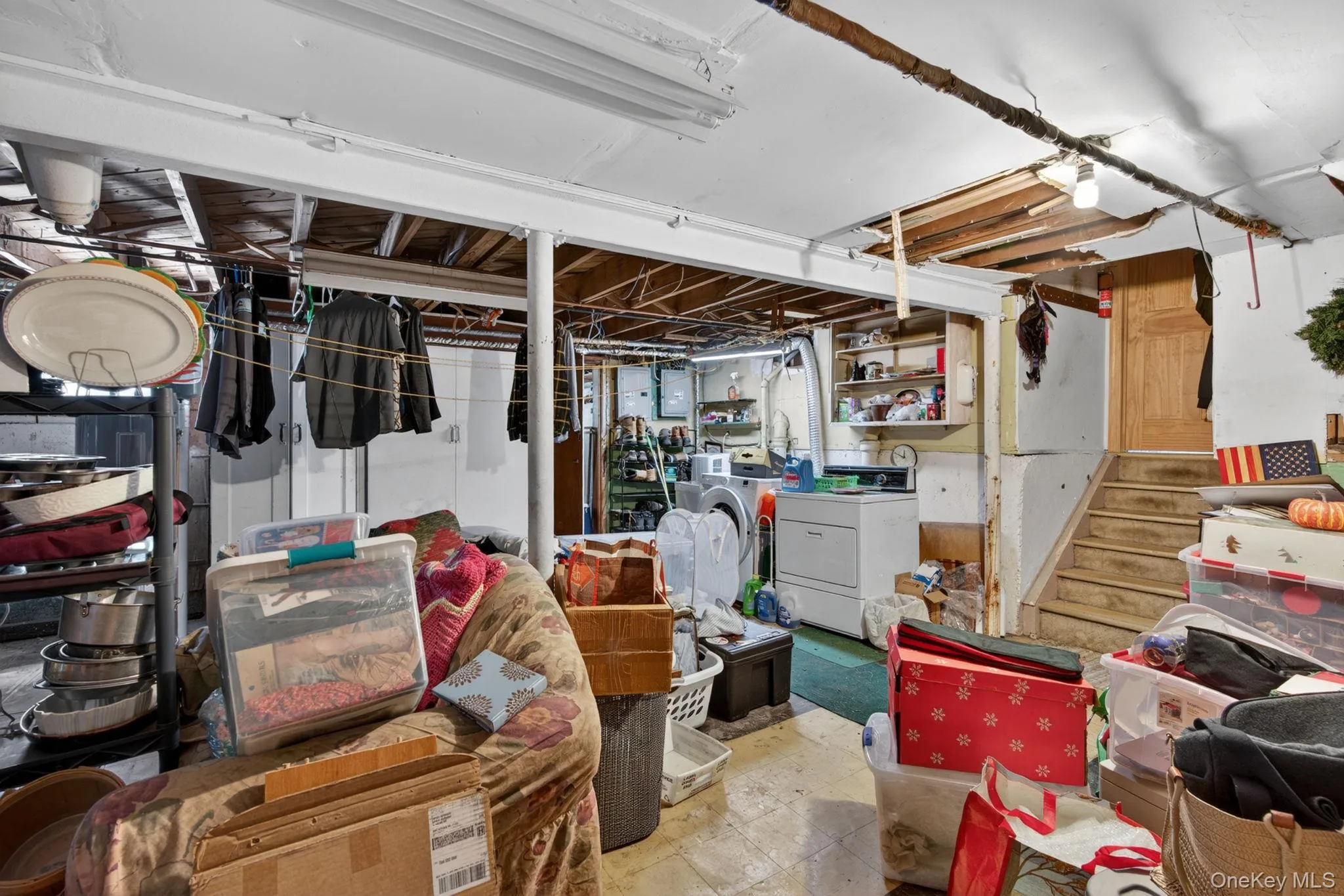 14 Mark Drive, Smithtown, NY, 4 Bedrooms Bedrooms, 8 Rooms Rooms,2 BathroomsBathrooms,Residential,For Rent,Mark,0,1011307 14 Mark Drive, Smithtown, NY, 4 Bedrooms Bedrooms, 8 Rooms Rooms,2 BathroomsBathrooms,Residential,For Rent,Mark,0,1011307