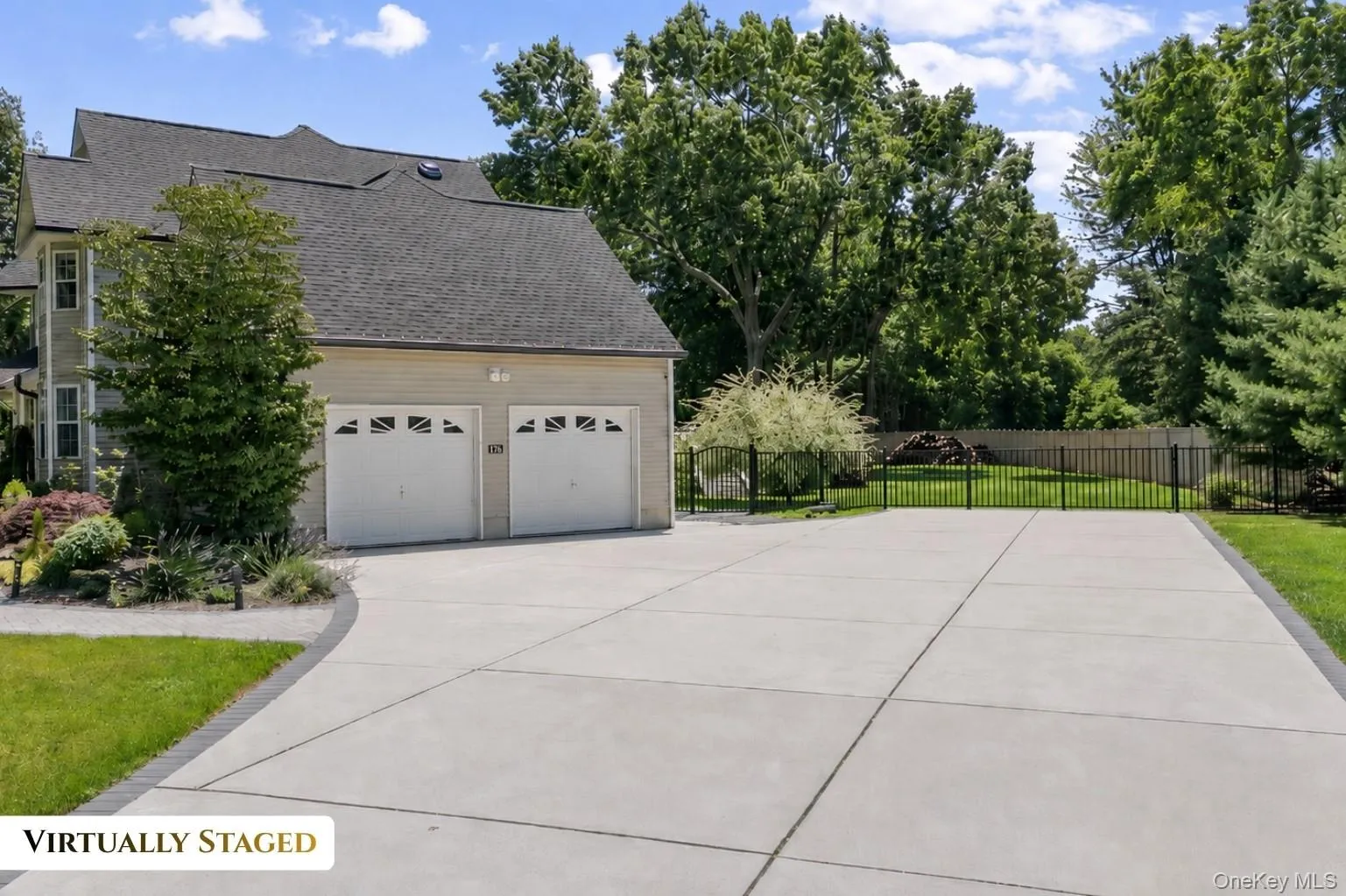 16 Crest Hollow Lane, Brookhaven, NY, 4 Bedrooms Bedrooms, 9 Rooms Rooms,3 BathroomsBathrooms,Residential,For Rent,Crest Hollow,0,1011319 16 Crest Hollow Lane, Brookhaven, NY, 4 Bedrooms Bedrooms, 9 Rooms Rooms,3 BathroomsBathrooms,Residential,For Rent,Crest Hollow,0,1011319