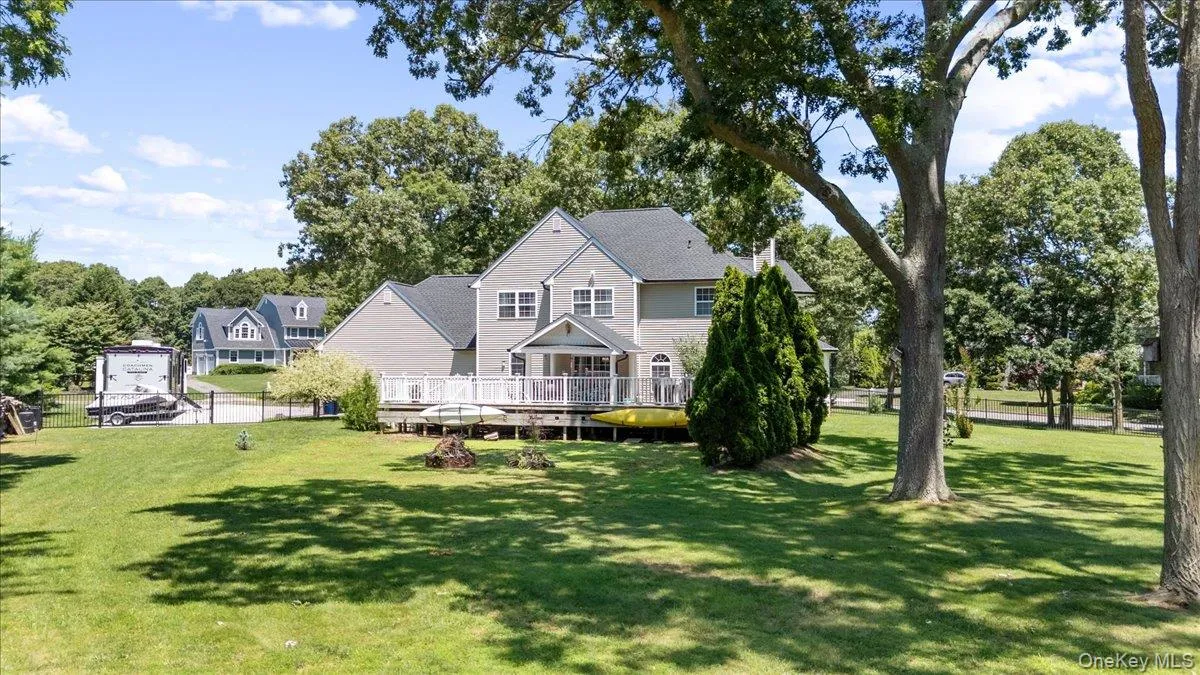 16 Crest Hollow Lane, Brookhaven, NY, 4 Bedrooms Bedrooms, 9 Rooms Rooms,3 BathroomsBathrooms,Residential,For Rent,Crest Hollow,0,1011319 16 Crest Hollow Lane, Brookhaven, NY, 4 Bedrooms Bedrooms, 9 Rooms Rooms,3 BathroomsBathrooms,Residential,For Rent,Crest Hollow,0,1011319