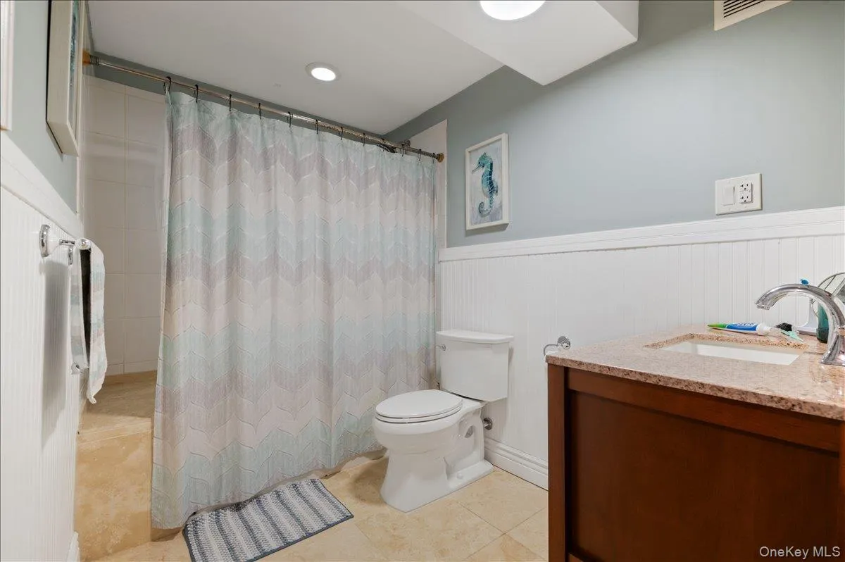 16 Crest Hollow Lane, Brookhaven, NY, 4 Bedrooms Bedrooms, 9 Rooms Rooms,3 BathroomsBathrooms,Residential,For Rent,Crest Hollow,0,1011319 16 Crest Hollow Lane, Brookhaven, NY, 4 Bedrooms Bedrooms, 9 Rooms Rooms,3 BathroomsBathrooms,Residential,For Rent,Crest Hollow,0,1011319