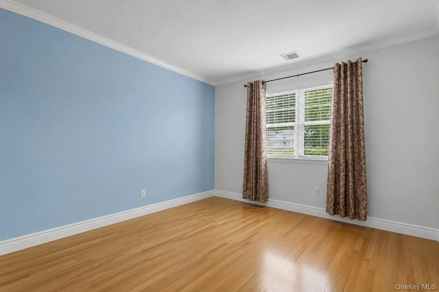 16 Crest Hollow Lane, Brookhaven, NY, 4 Bedrooms Bedrooms, 9 Rooms Rooms,3 BathroomsBathrooms,Residential,For Rent,Crest Hollow,0,1011319 16 Crest Hollow Lane, Brookhaven, NY, 4 Bedrooms Bedrooms, 9 Rooms Rooms,3 BathroomsBathrooms,Residential,For Rent,Crest Hollow,0,1011319