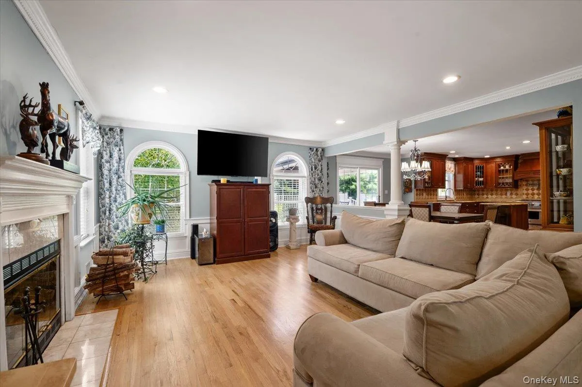 16 Crest Hollow Lane, Brookhaven, NY, 4 Bedrooms Bedrooms, 9 Rooms Rooms,3 BathroomsBathrooms,Residential,For Rent,Crest Hollow,0,1011319 16 Crest Hollow Lane, Brookhaven, NY, 4 Bedrooms Bedrooms, 9 Rooms Rooms,3 BathroomsBathrooms,Residential,For Rent,Crest Hollow,0,1011319
