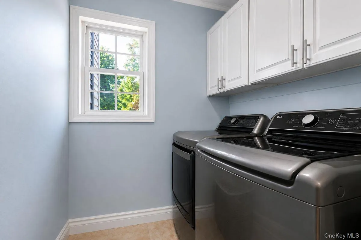 16 Crest Hollow Lane, Brookhaven, NY, 4 Bedrooms Bedrooms, 9 Rooms Rooms,3 BathroomsBathrooms,Residential,For Rent,Crest Hollow,0,1011319 16 Crest Hollow Lane, Brookhaven, NY, 4 Bedrooms Bedrooms, 9 Rooms Rooms,3 BathroomsBathrooms,Residential,For Rent,Crest Hollow,0,1011319