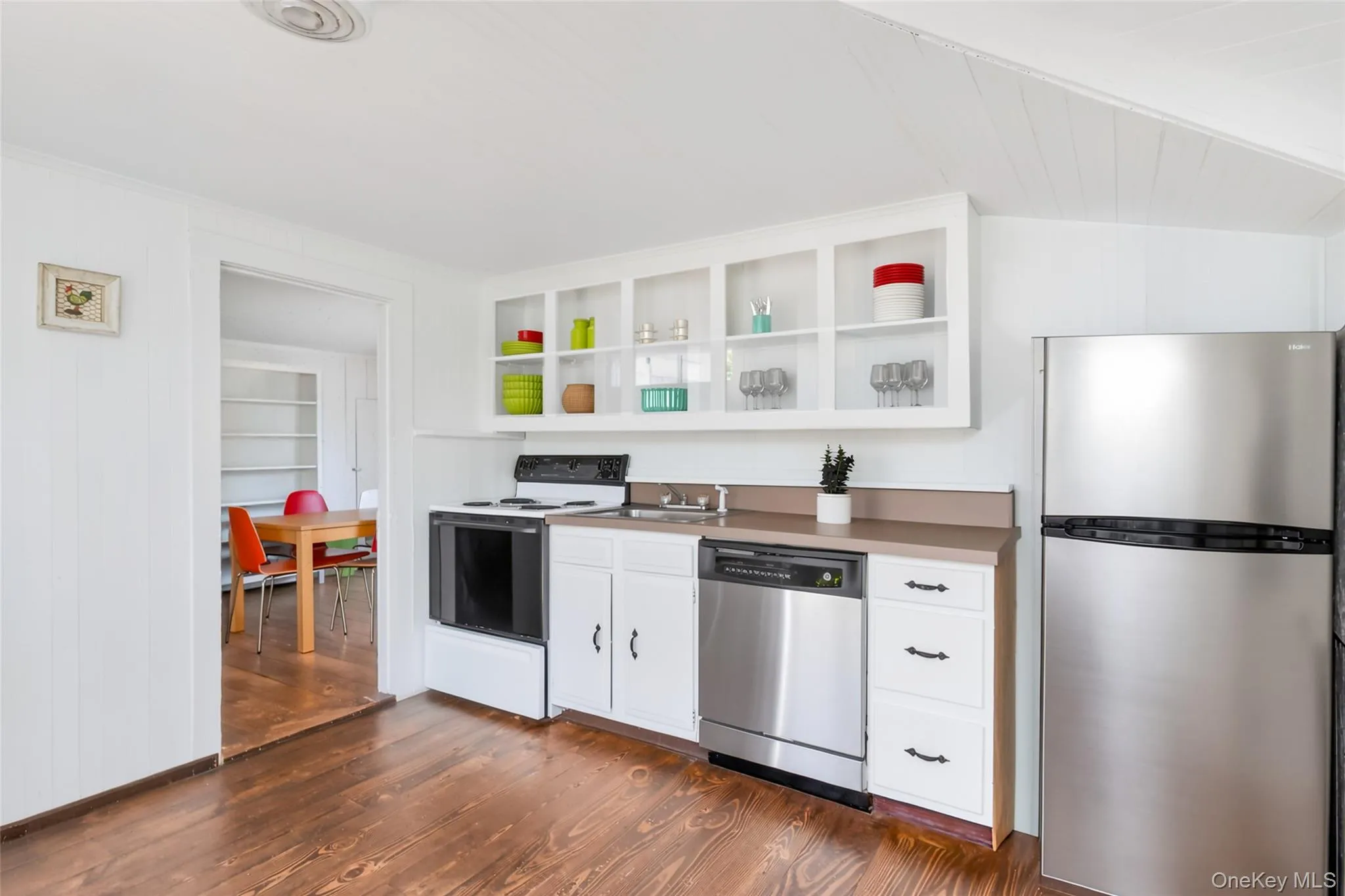 98 Powell Avenue, Southampton, NY, 3 Bedrooms Bedrooms, 7 Rooms Rooms,1 BathroomBathrooms,Residential,For Rent,Powell,0,1011323 98 Powell Avenue, Southampton, NY, 3 Bedrooms Bedrooms, 7 Rooms Rooms,1 BathroomBathrooms,Residential,For Rent,Powell,0,1011323