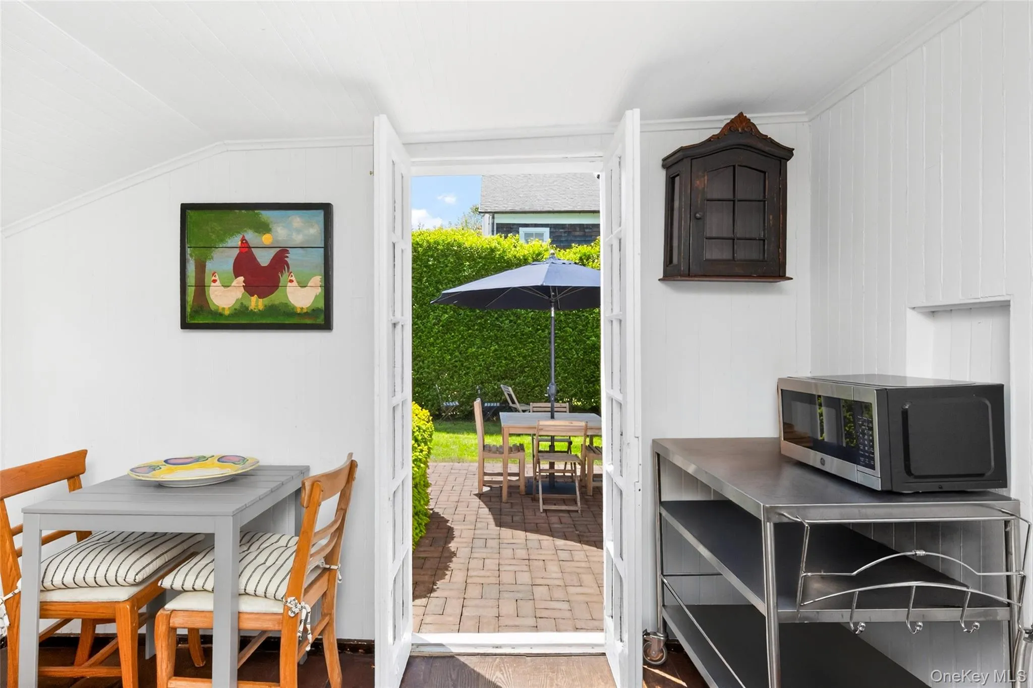98 Powell Avenue, Southampton, NY, 3 Bedrooms Bedrooms, 7 Rooms Rooms,1 BathroomBathrooms,Residential,For Rent,Powell,0,1011323 98 Powell Avenue, Southampton, NY, 3 Bedrooms Bedrooms, 7 Rooms Rooms,1 BathroomBathrooms,Residential,For Rent,Powell,0,1011323
