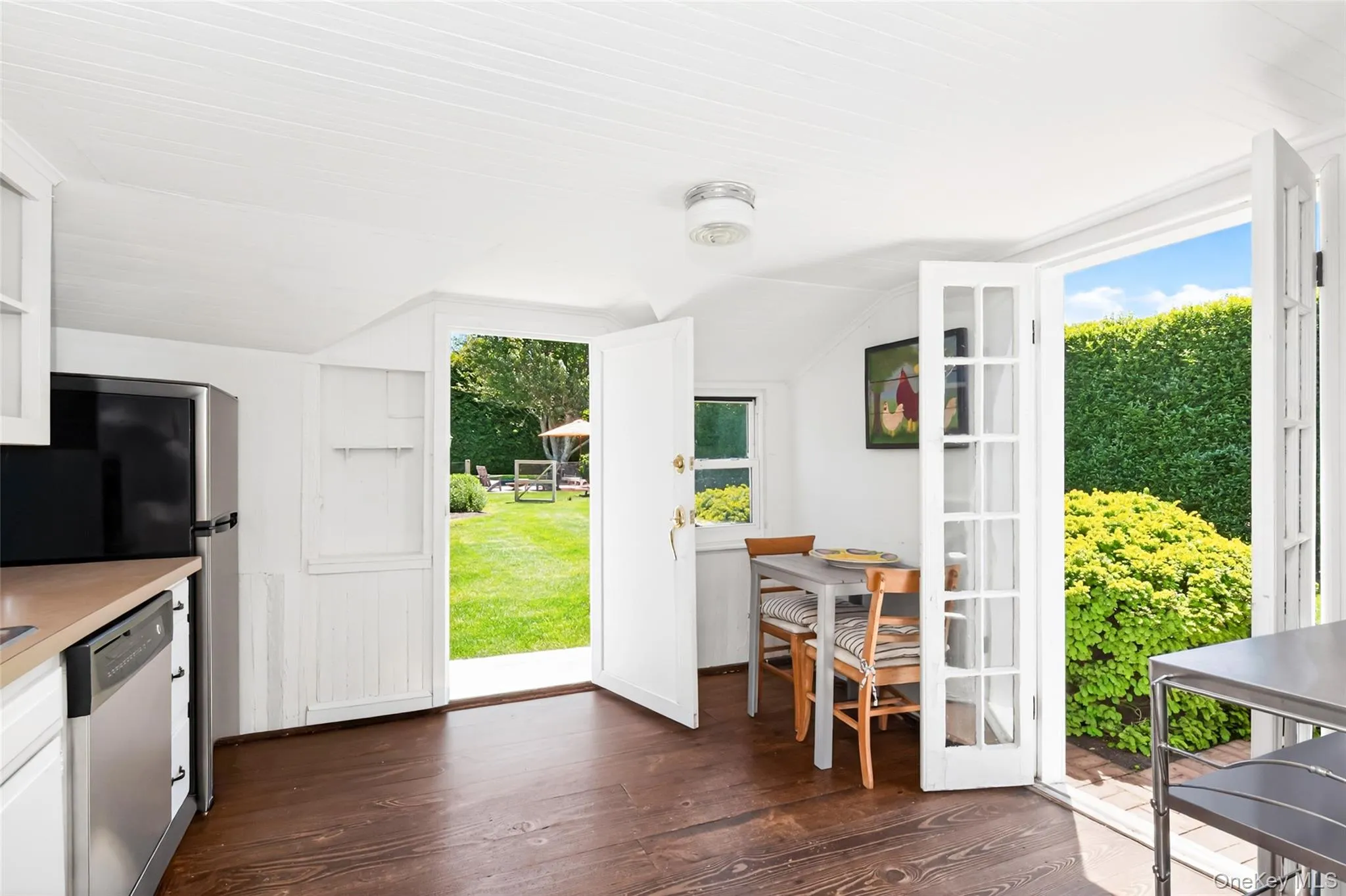 98 Powell Avenue, Southampton, NY, 3 Bedrooms Bedrooms, 7 Rooms Rooms,1 BathroomBathrooms,Residential,For Rent,Powell,0,1011323 98 Powell Avenue, Southampton, NY, 3 Bedrooms Bedrooms, 7 Rooms Rooms,1 BathroomBathrooms,Residential,For Rent,Powell,0,1011323