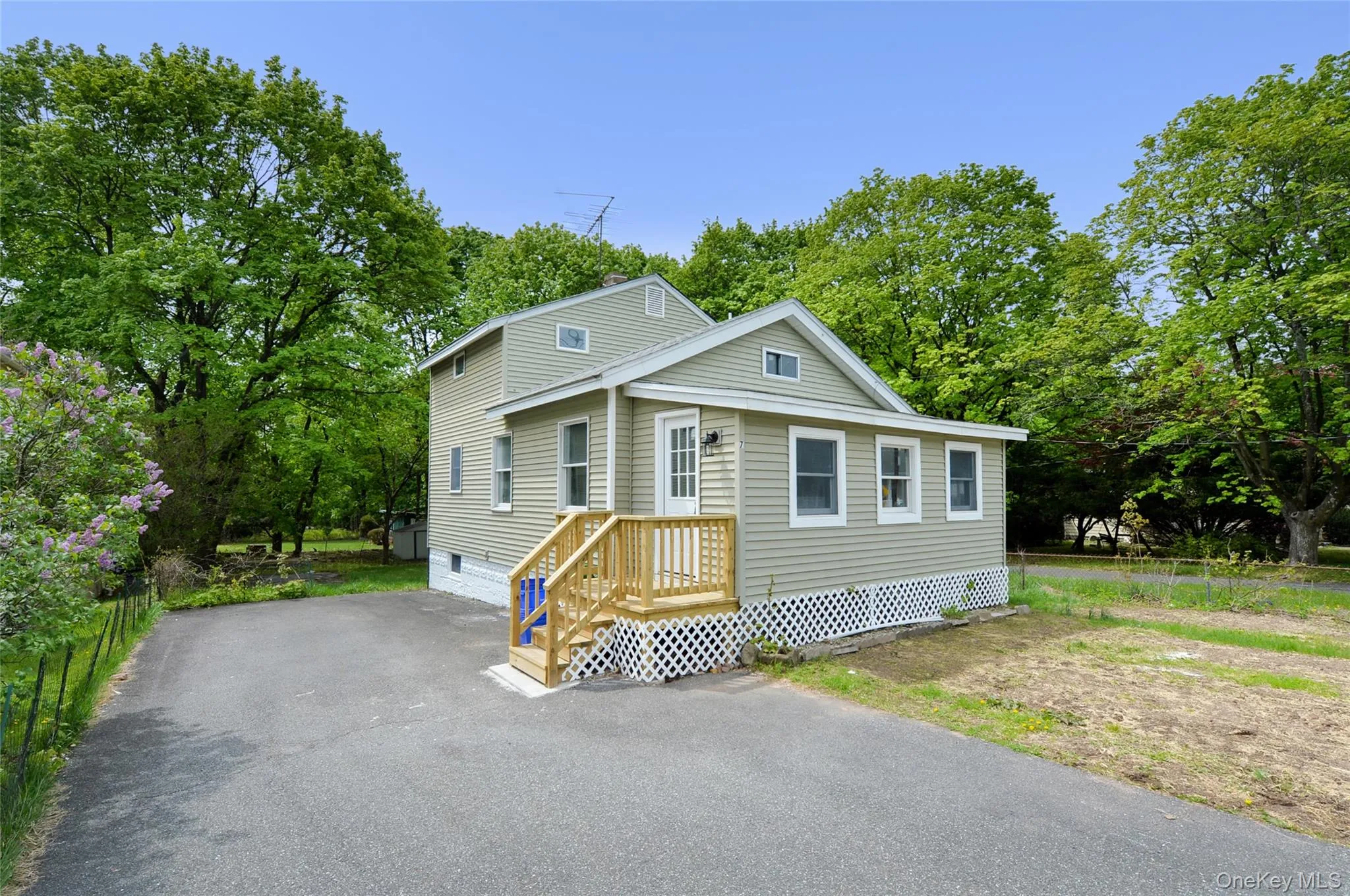 7 Pioneer Avenue, Ramapo, NY, 4 Bedrooms Bedrooms, 8 Rooms Rooms,2 BathroomsBathrooms,Residential Lease,For Rent,Pioneer,0,1011327 7 Pioneer Avenue, Ramapo, NY, 4 Bedrooms Bedrooms, 8 Rooms Rooms,2 BathroomsBathrooms,Residential Lease,For Rent,Pioneer,0,1011327