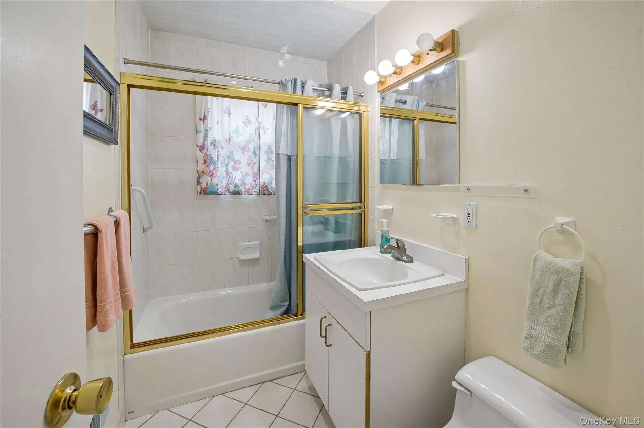 50 Hazelton Road, Yonkers, NY, 4 Bedrooms Bedrooms, 7 Rooms Rooms,2 BathroomsBathrooms,Residential,For Rent,Hazelton,0,1011334 50 Hazelton Road, Yonkers, NY, 4 Bedrooms Bedrooms, 7 Rooms Rooms,2 BathroomsBathrooms,Residential,For Rent,Hazelton,0,1011334