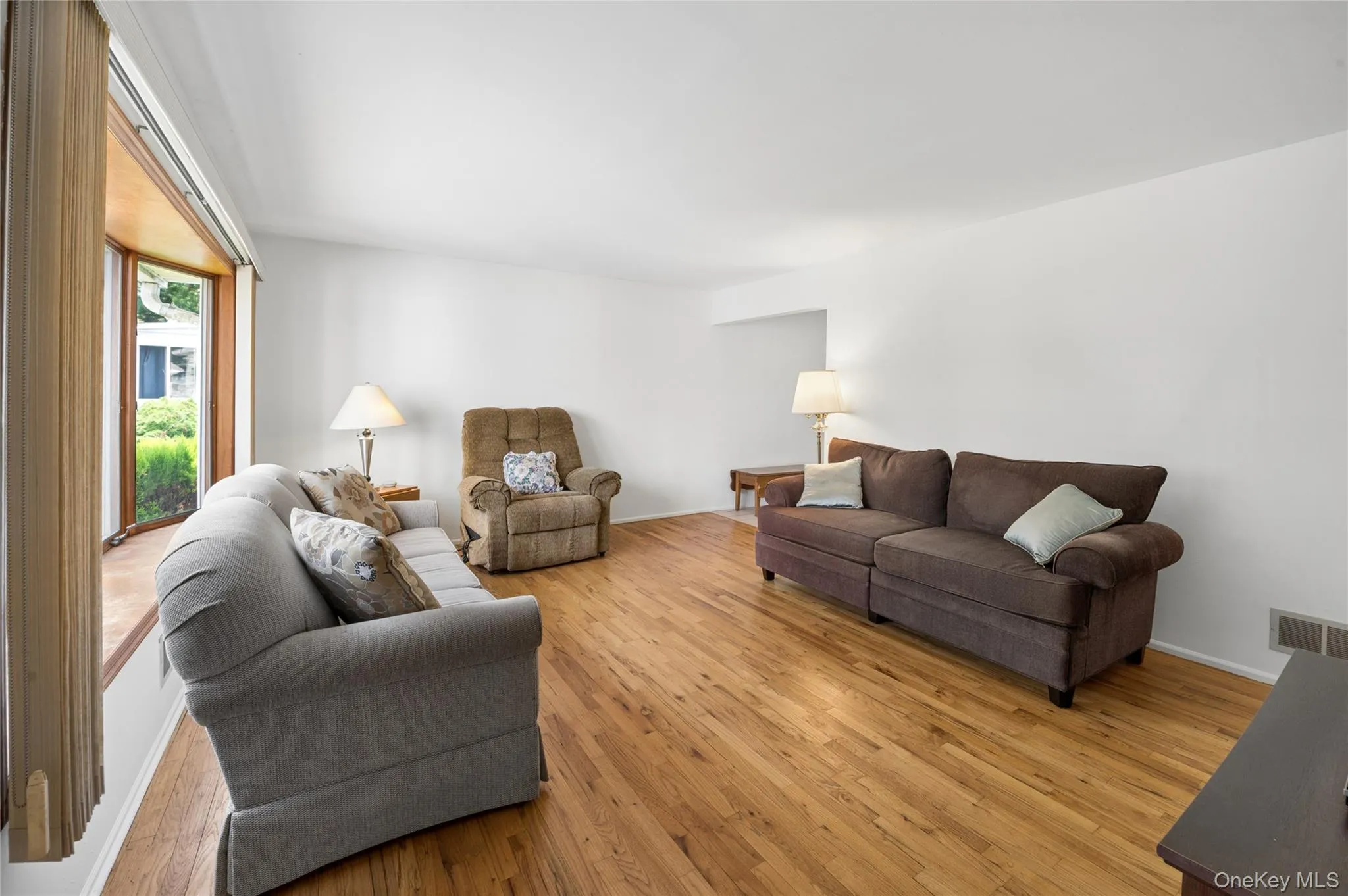 50 Hazelton Road, Yonkers, NY, 4 Bedrooms Bedrooms, 7 Rooms Rooms,2 BathroomsBathrooms,Residential,For Rent,Hazelton,0,1011334 50 Hazelton Road, Yonkers, NY, 4 Bedrooms Bedrooms, 7 Rooms Rooms,2 BathroomsBathrooms,Residential,For Rent,Hazelton,0,1011334