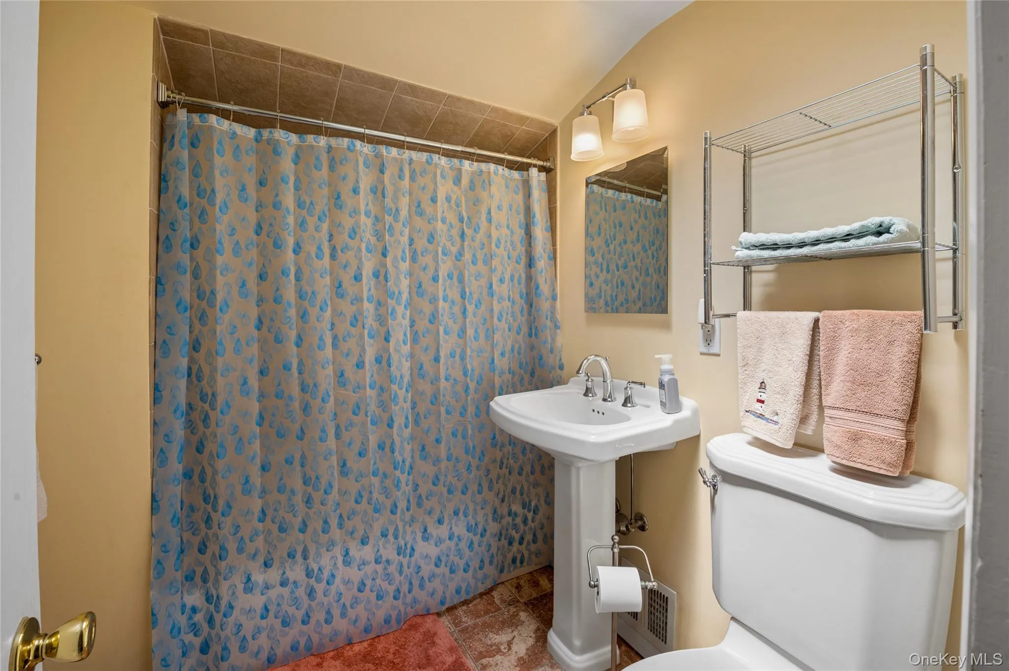 50 Hazelton Road, Yonkers, NY, 4 Bedrooms Bedrooms, 7 Rooms Rooms,2 BathroomsBathrooms,Residential,For Rent,Hazelton,0,1011334 50 Hazelton Road, Yonkers, NY, 4 Bedrooms Bedrooms, 7 Rooms Rooms,2 BathroomsBathrooms,Residential,For Rent,Hazelton,0,1011334