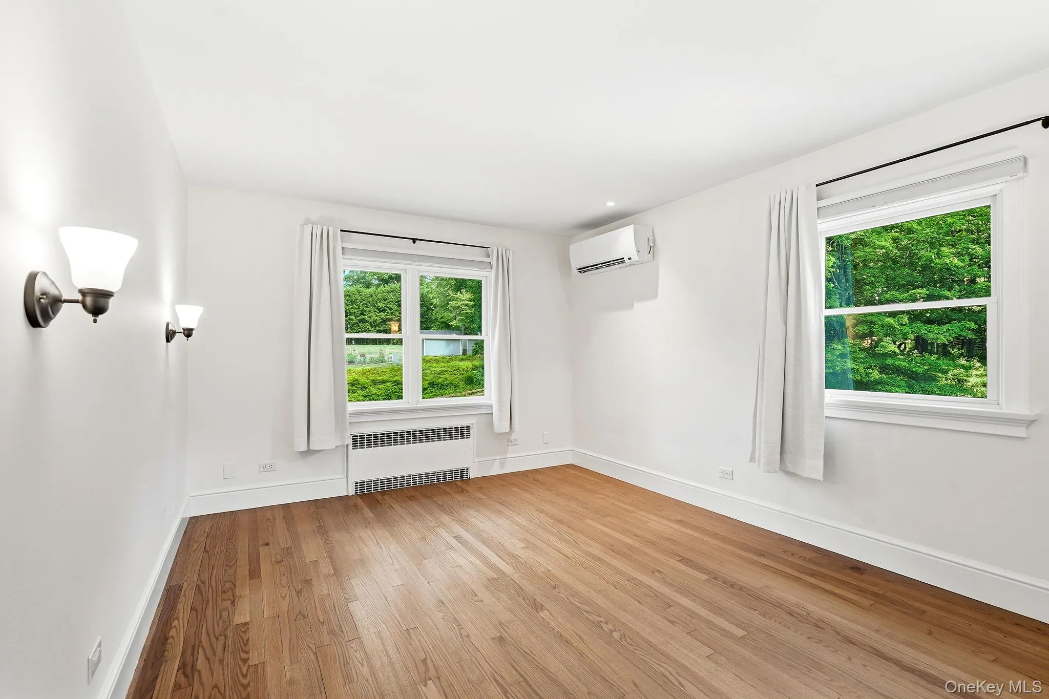 Primary Bedroom/Full bath/walk-in closet Primary Bedroom/Full bath/walk-in closet
