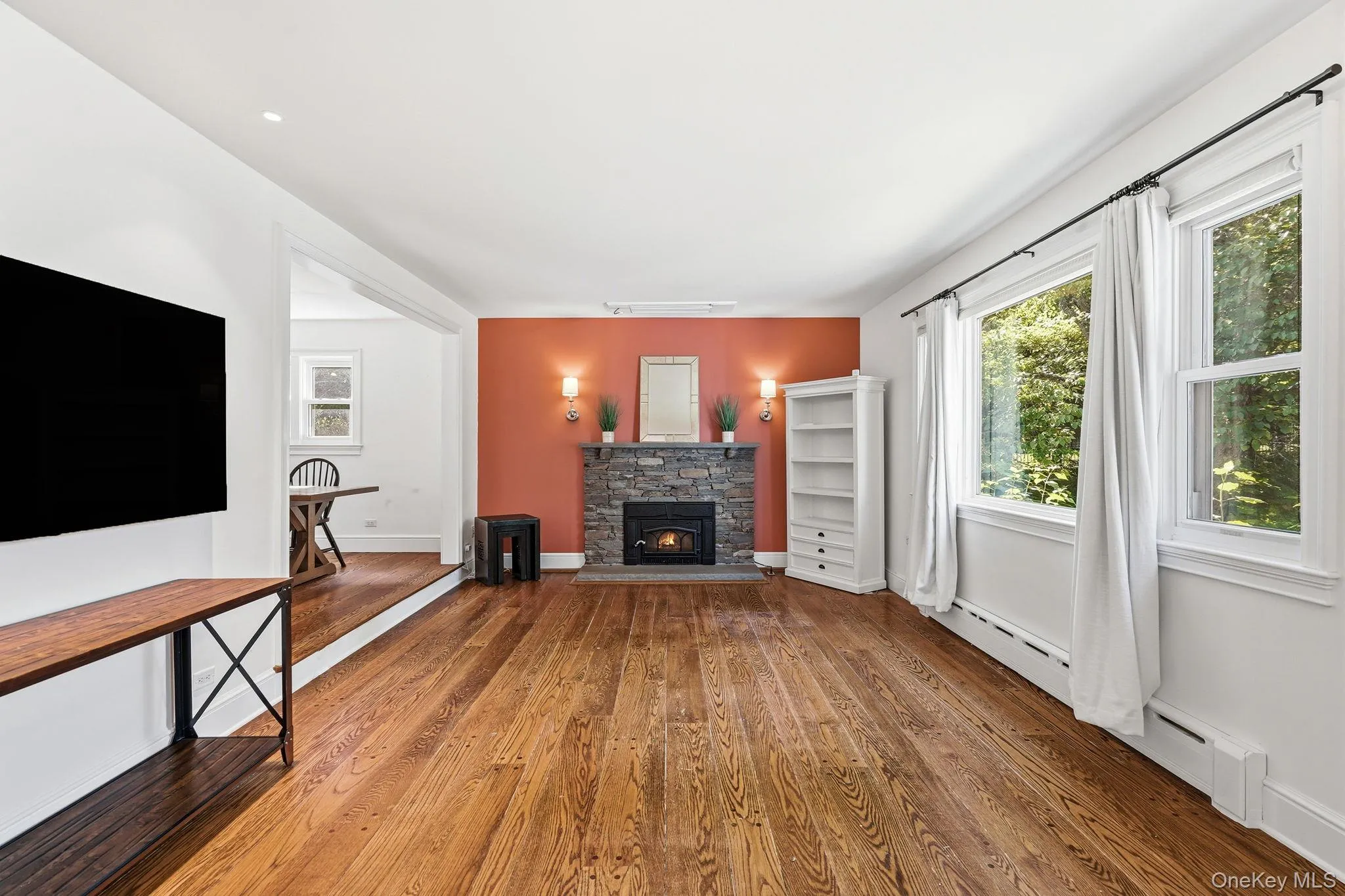 Formal Living Room/Fireplace Formal Living Room/Fireplace