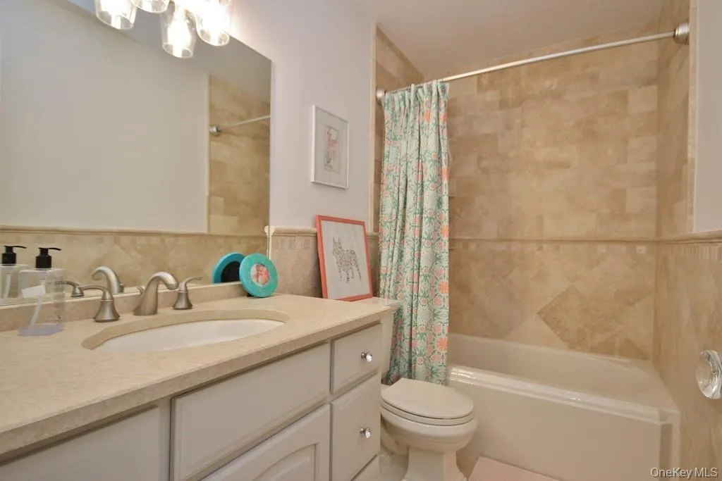Full Bathroom upstairs Full Bathroom upstairs