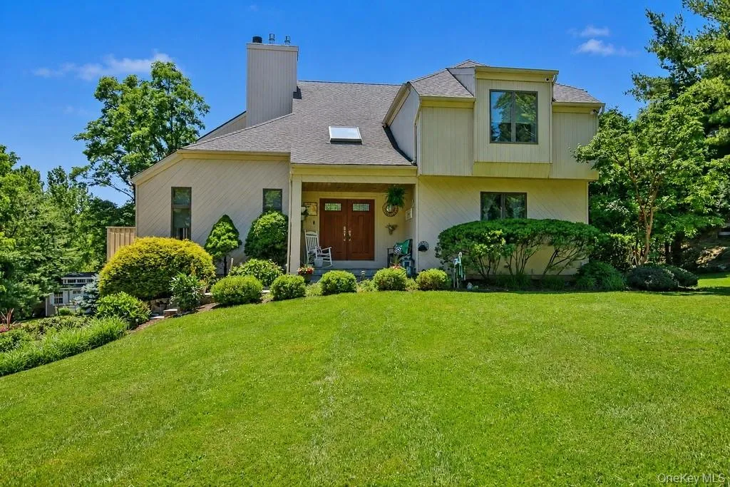 71 Granite Springs Road, Somers, NY, 4 Bedrooms Bedrooms, 8 Rooms Rooms,3 BathroomsBathrooms,Residential,For Rent,Granite Springs,0,1011337 71 Granite Springs Road, Somers, NY, 4 Bedrooms Bedrooms, 8 Rooms Rooms,3 BathroomsBathrooms,Residential,For Rent,Granite Springs,0,1011337