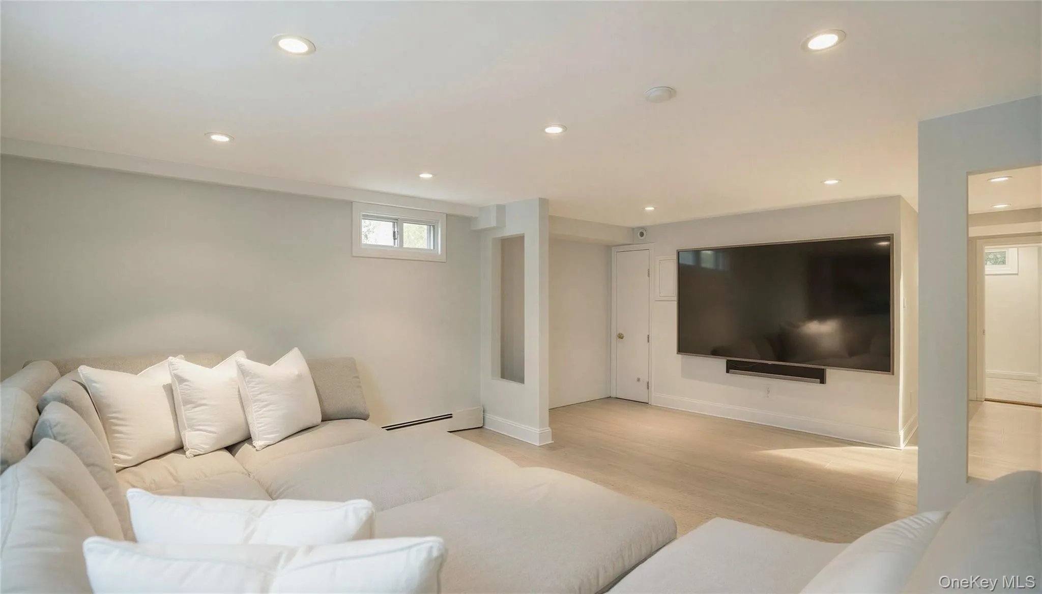 20 Penny Lane, Southampton, NY, 5 Bedrooms Bedrooms, 11 Rooms Rooms,4 BathroomsBathrooms,Residential,For Rent,Penny,0,1011341 20 Penny Lane, Southampton, NY, 5 Bedrooms Bedrooms, 11 Rooms Rooms,4 BathroomsBathrooms,Residential,For Rent,Penny,0,1011341
