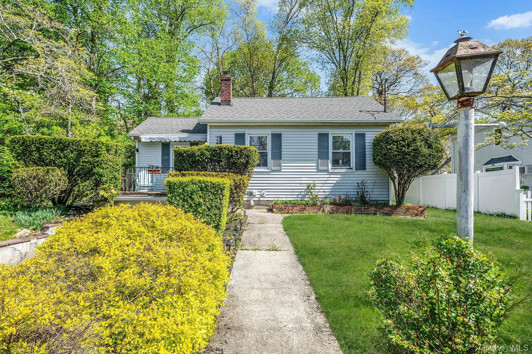 24 Locust Road, Riverhead, NY, 2 Bedrooms Bedrooms, 6 Rooms Rooms,2 BathroomsBathrooms,Residential,For Rent,Locust,0,1011351 24 Locust Road, Riverhead, NY, 2 Bedrooms Bedrooms, 6 Rooms Rooms,2 BathroomsBathrooms,Residential,For Rent,Locust,0,1011351