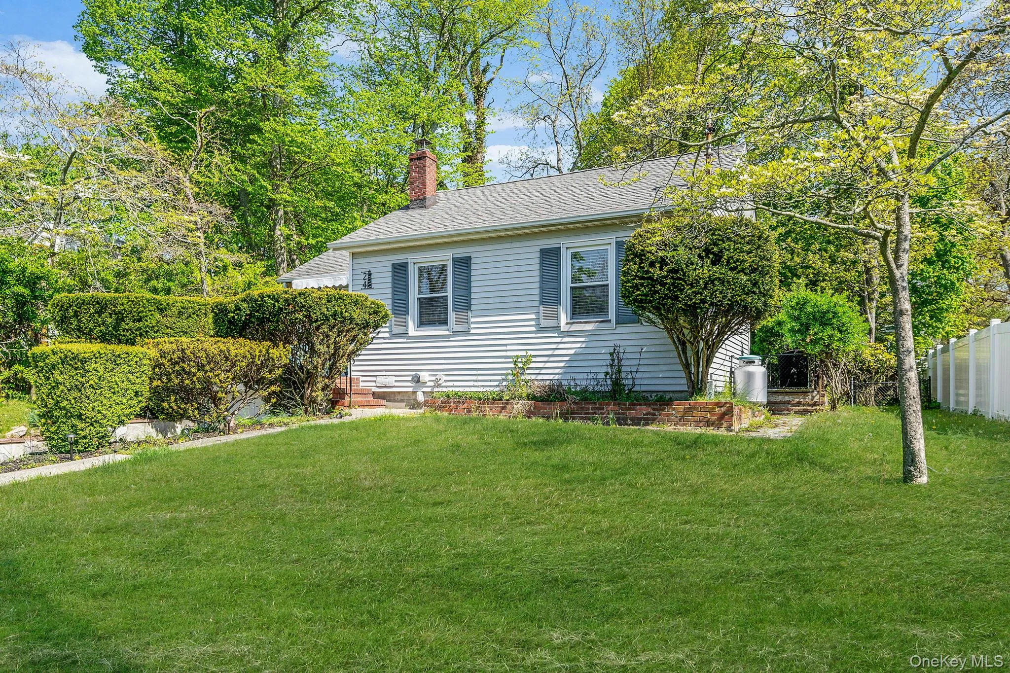 24 Locust Road, Riverhead, NY, 2 Bedrooms Bedrooms, 6 Rooms Rooms,2 BathroomsBathrooms,Residential,For Rent,Locust,0,1011351 24 Locust Road, Riverhead, NY, 2 Bedrooms Bedrooms, 6 Rooms Rooms,2 BathroomsBathrooms,Residential,For Rent,Locust,0,1011351