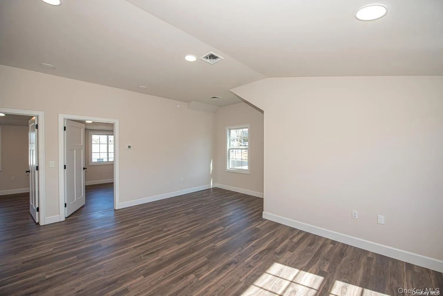 1090 New York Avenue, Huntington, NY, 2 Bedrooms Bedrooms, 3 Rooms Rooms,1 BathroomBathrooms,Residential Lease,For Rent,New York,0,1011352 1090 New York Avenue, Huntington, NY, 2 Bedrooms Bedrooms, 3 Rooms Rooms,1 BathroomBathrooms,Residential Lease,For Rent,New York,0,1011352