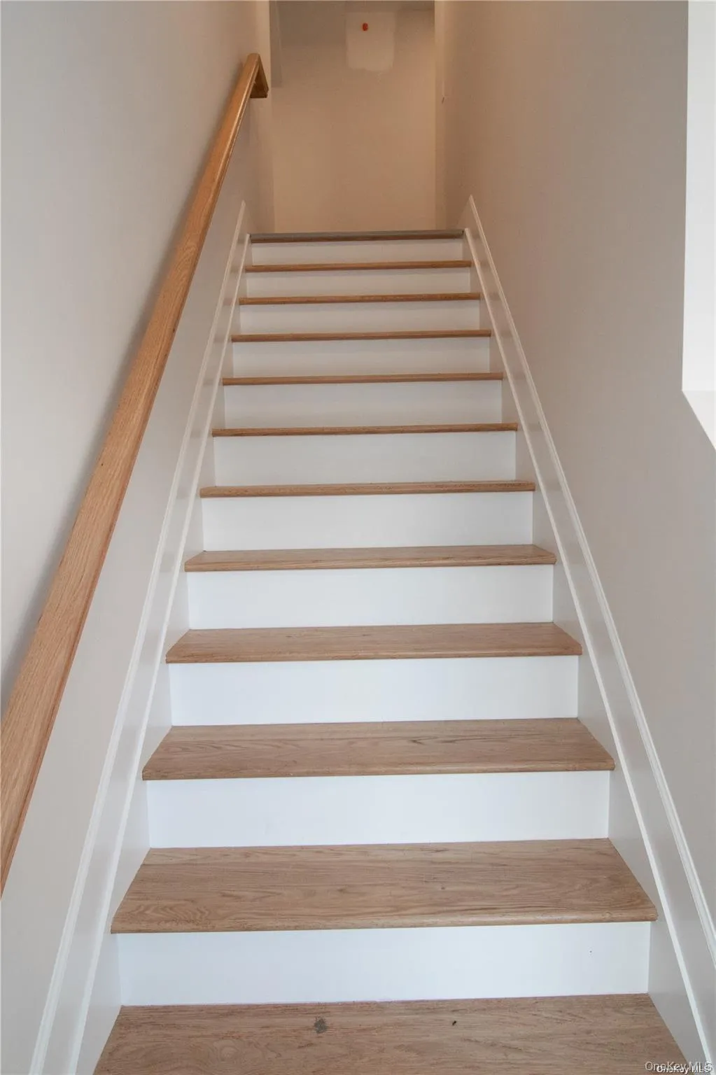 1090 New York Avenue, Huntington, NY, 2 Bedrooms Bedrooms, 3 Rooms Rooms,1 BathroomBathrooms,Residential Lease,For Rent,New York,0,1011352 1090 New York Avenue, Huntington, NY, 2 Bedrooms Bedrooms, 3 Rooms Rooms,1 BathroomBathrooms,Residential Lease,For Rent,New York,0,1011352