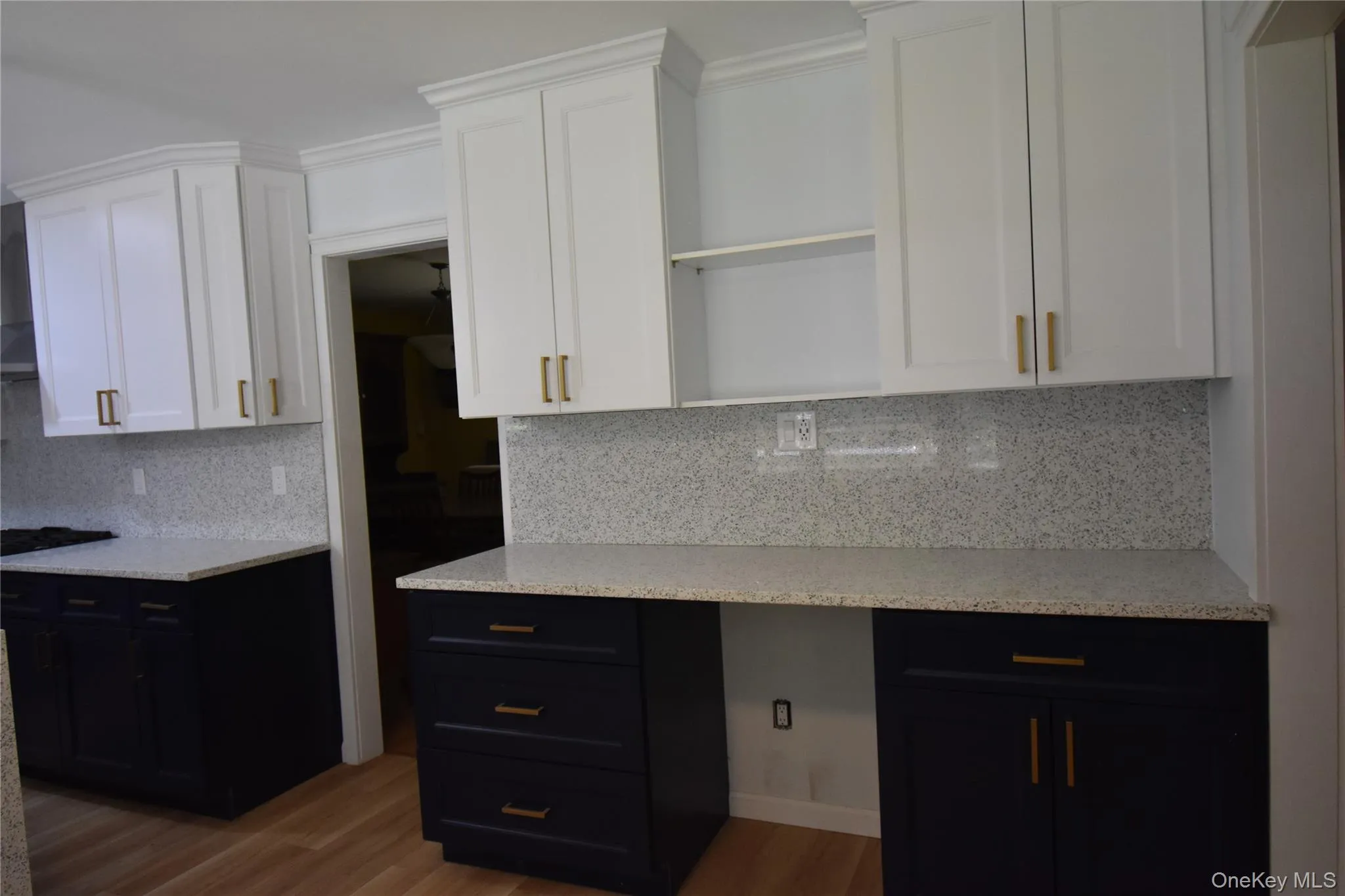 Cabinets go up to the ceiling Cabinets go up to the ceiling