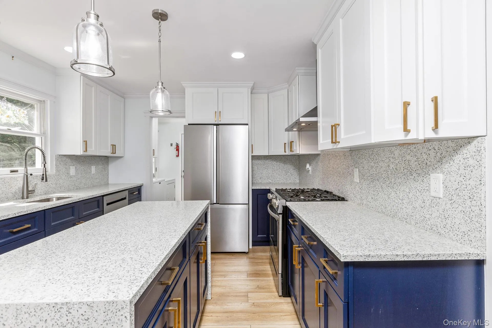 Lengthy kitchen Lengthy kitchen