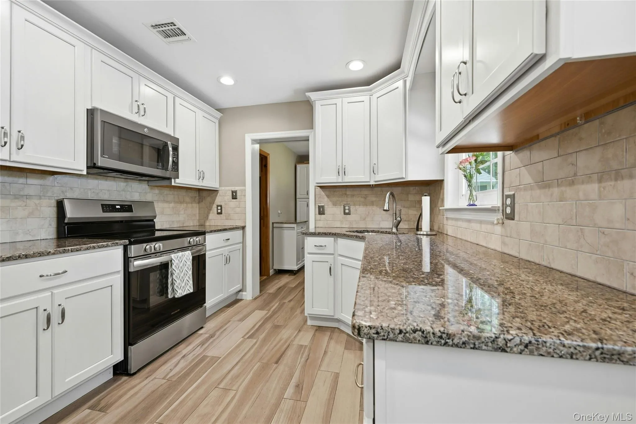 480 Sleepy Hollow Drive, Brookhaven, NY, 3 Bedrooms Bedrooms, 8 Rooms Rooms,1 BathroomBathrooms,Residential,For Rent,Sleepy Hollow,0,1011371 480 Sleepy Hollow Drive, Brookhaven, NY, 3 Bedrooms Bedrooms, 8 Rooms Rooms,1 BathroomBathrooms,Residential,For Rent,Sleepy Hollow,0,1011371