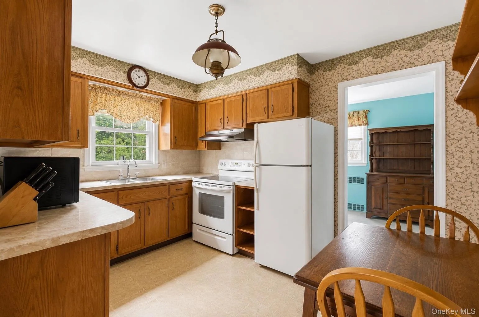 968 Glenwood Road, Hempstead, NY, 3 Bedrooms Bedrooms, 9 Rooms Rooms,1 BathroomBathrooms,Residential,For Rent,Glenwood,0,1011375 968 Glenwood Road, Hempstead, NY, 3 Bedrooms Bedrooms, 9 Rooms Rooms,1 BathroomBathrooms,Residential,For Rent,Glenwood,0,1011375